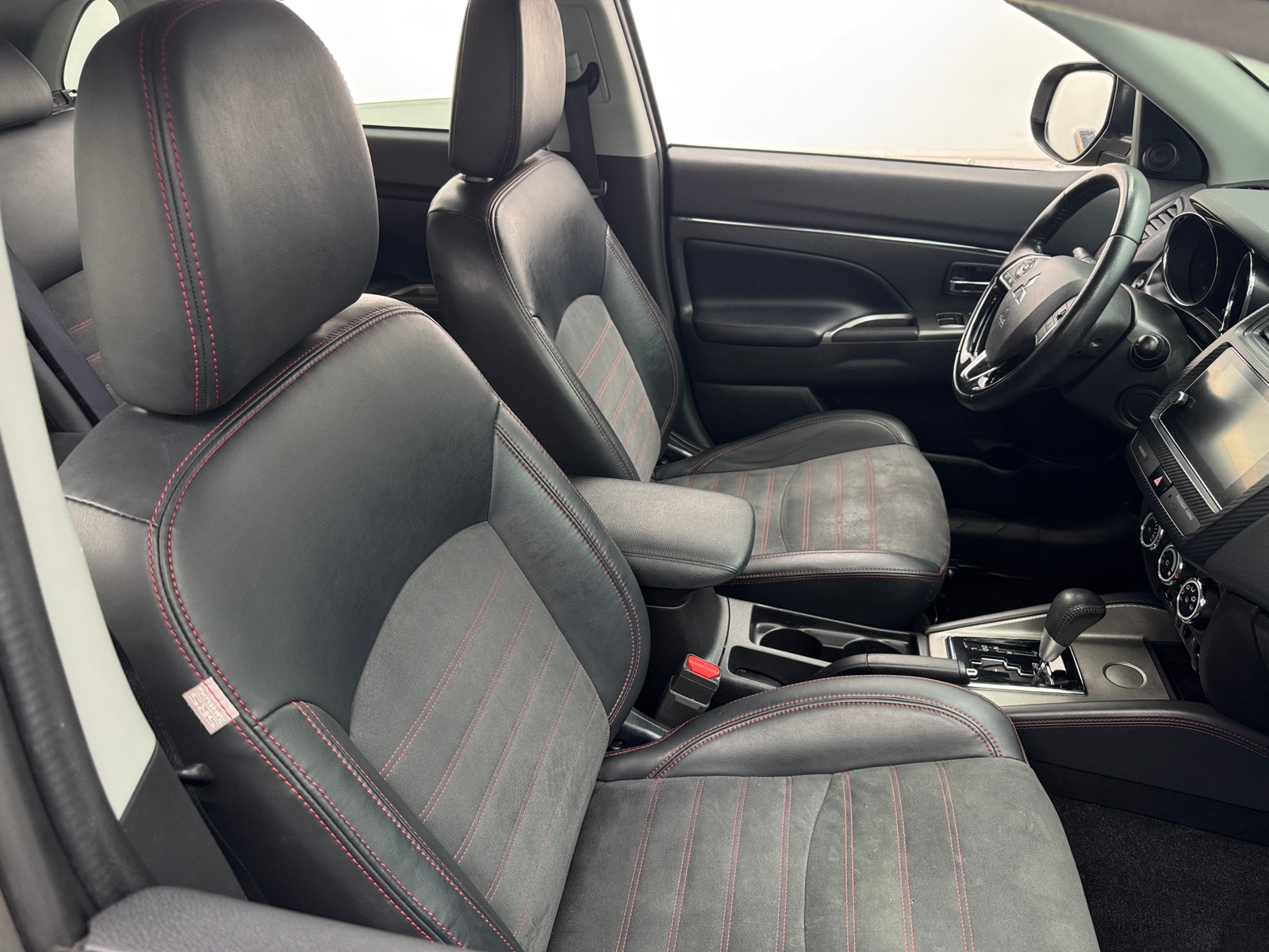 Thumbnail: 2018 Mitsubishi Outlander Sport - 2