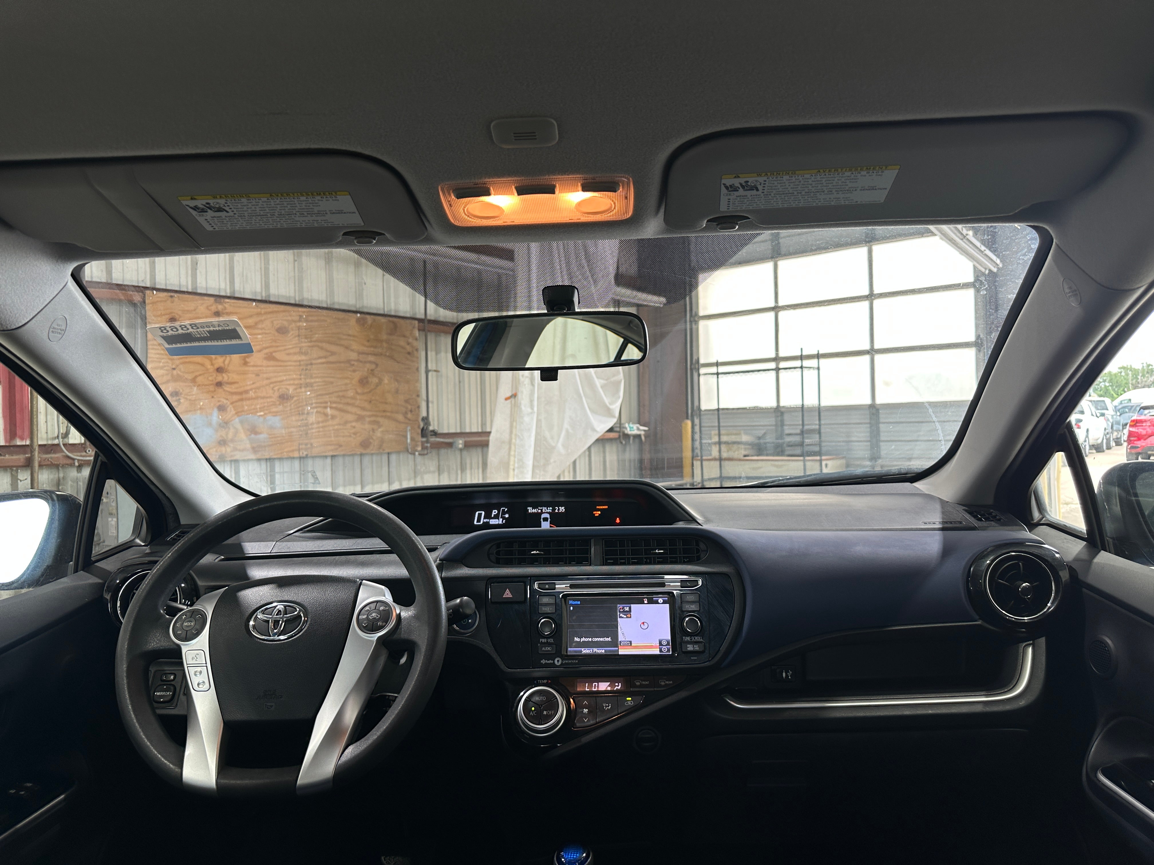 Thumbnail: 2015 Toyota Prius c - 3