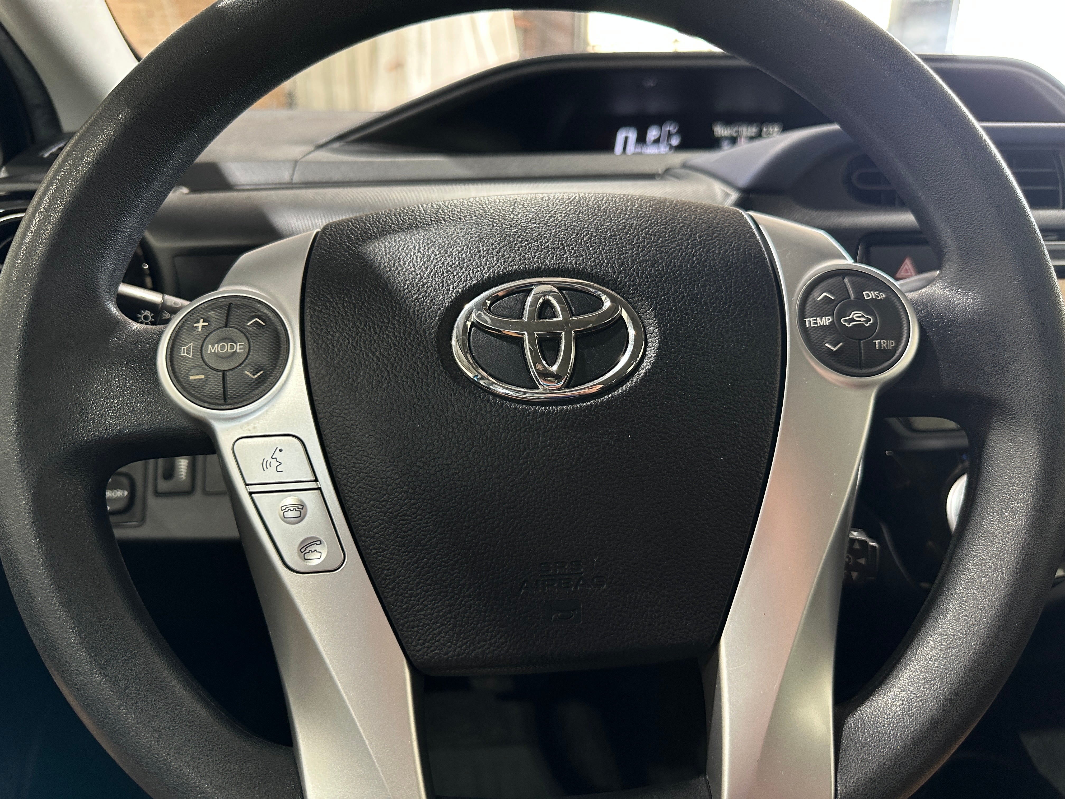 Thumbnail: 2015 Toyota Prius c - 5