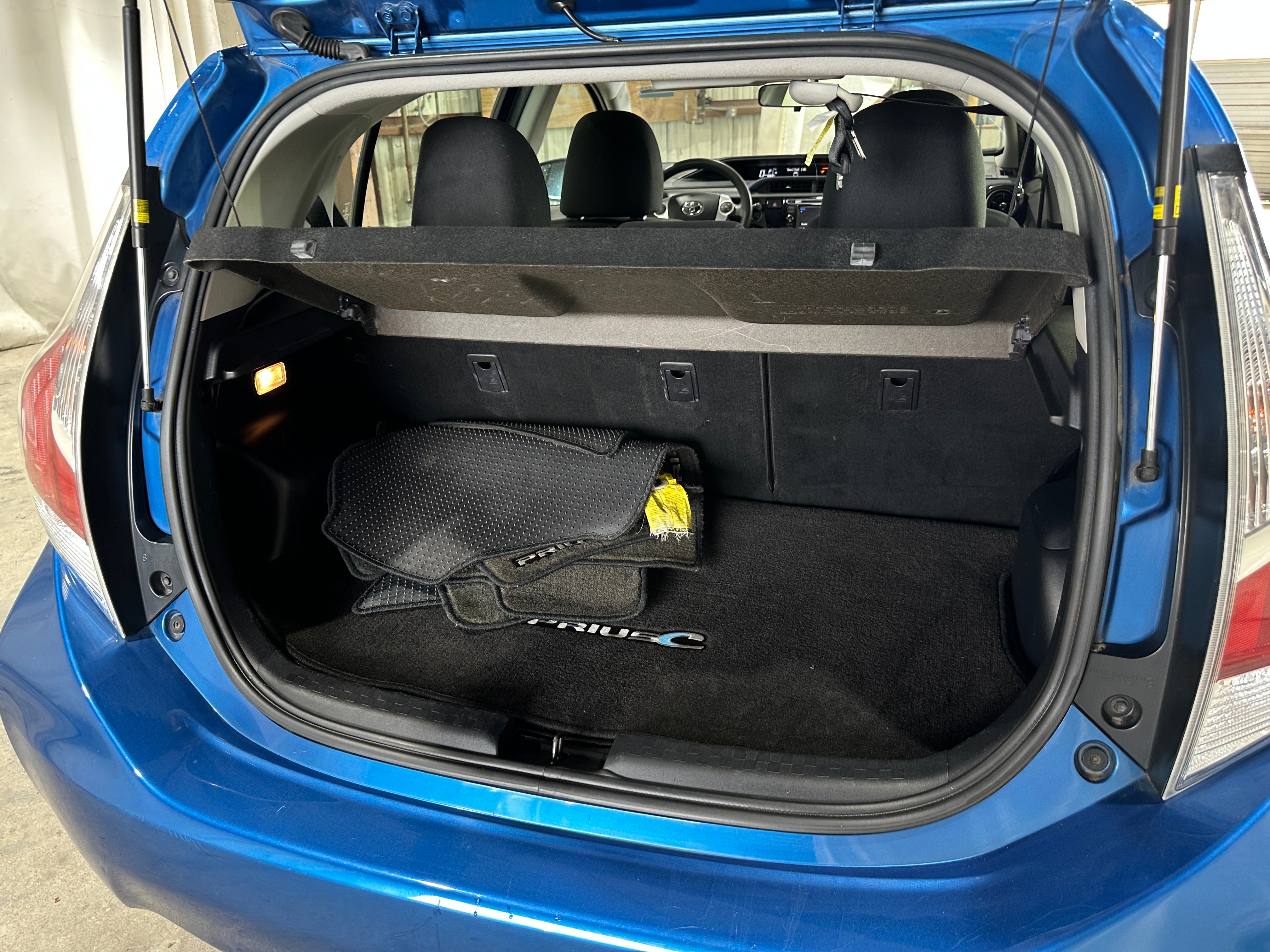 Thumbnail: 2015 Toyota Prius c - 7