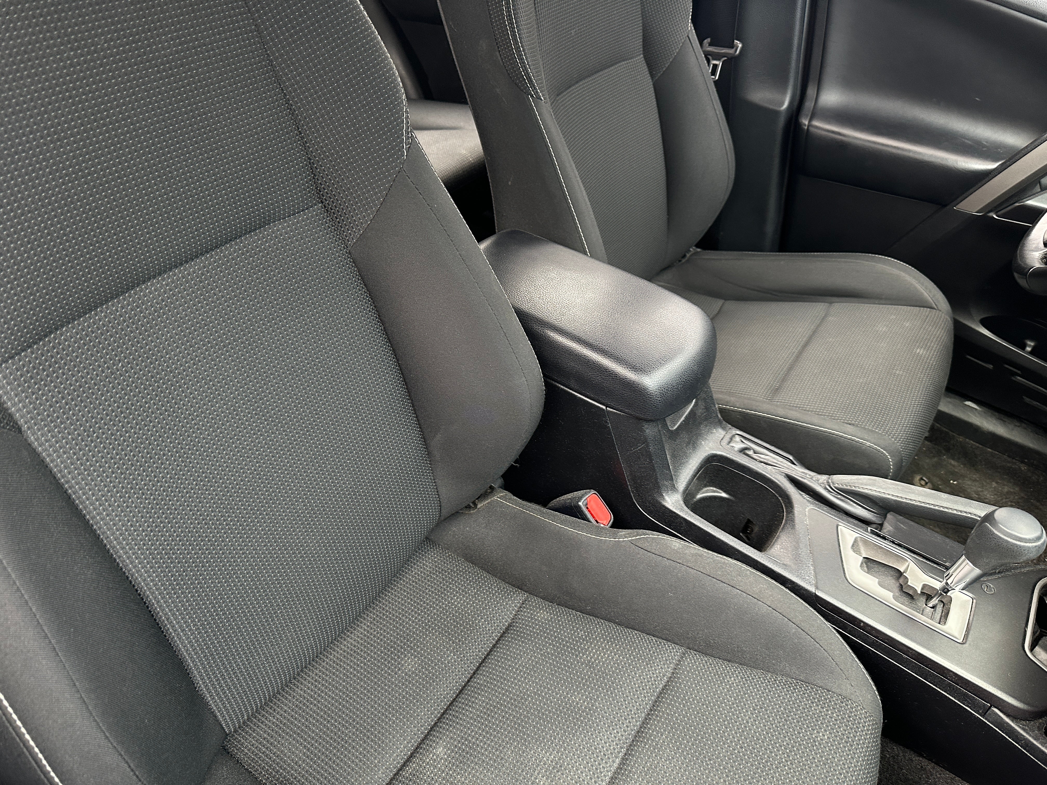 2018 Toyota RAV4 XLE 2
