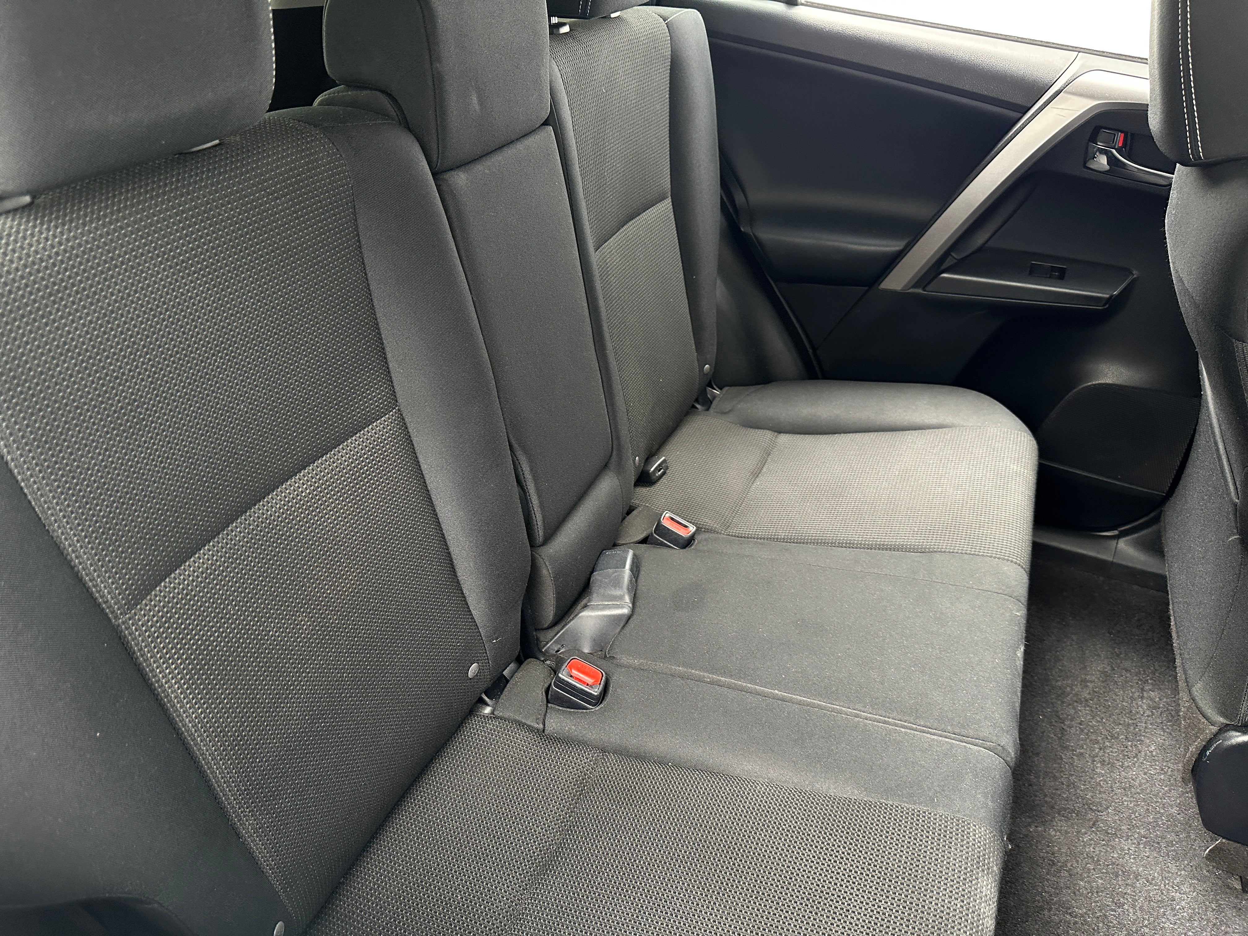 2018 Toyota RAV4 XLE 6