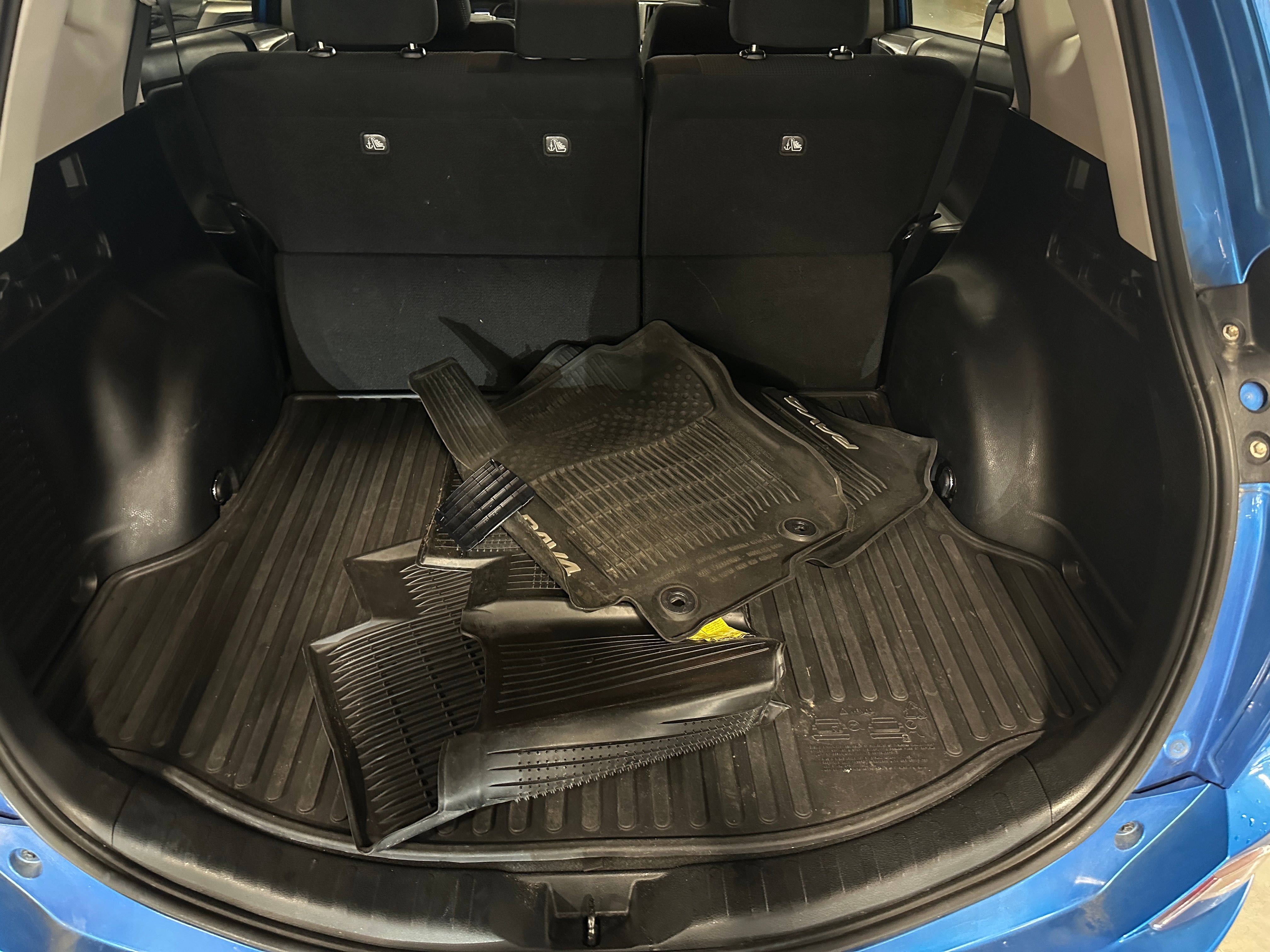 2018 Toyota RAV4 XLE 7