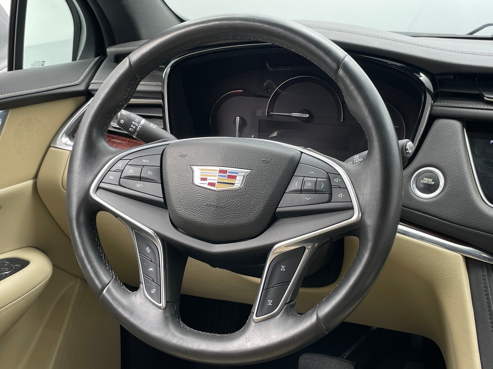 Thumbnail: 2017 Cadillac XT5 - 4