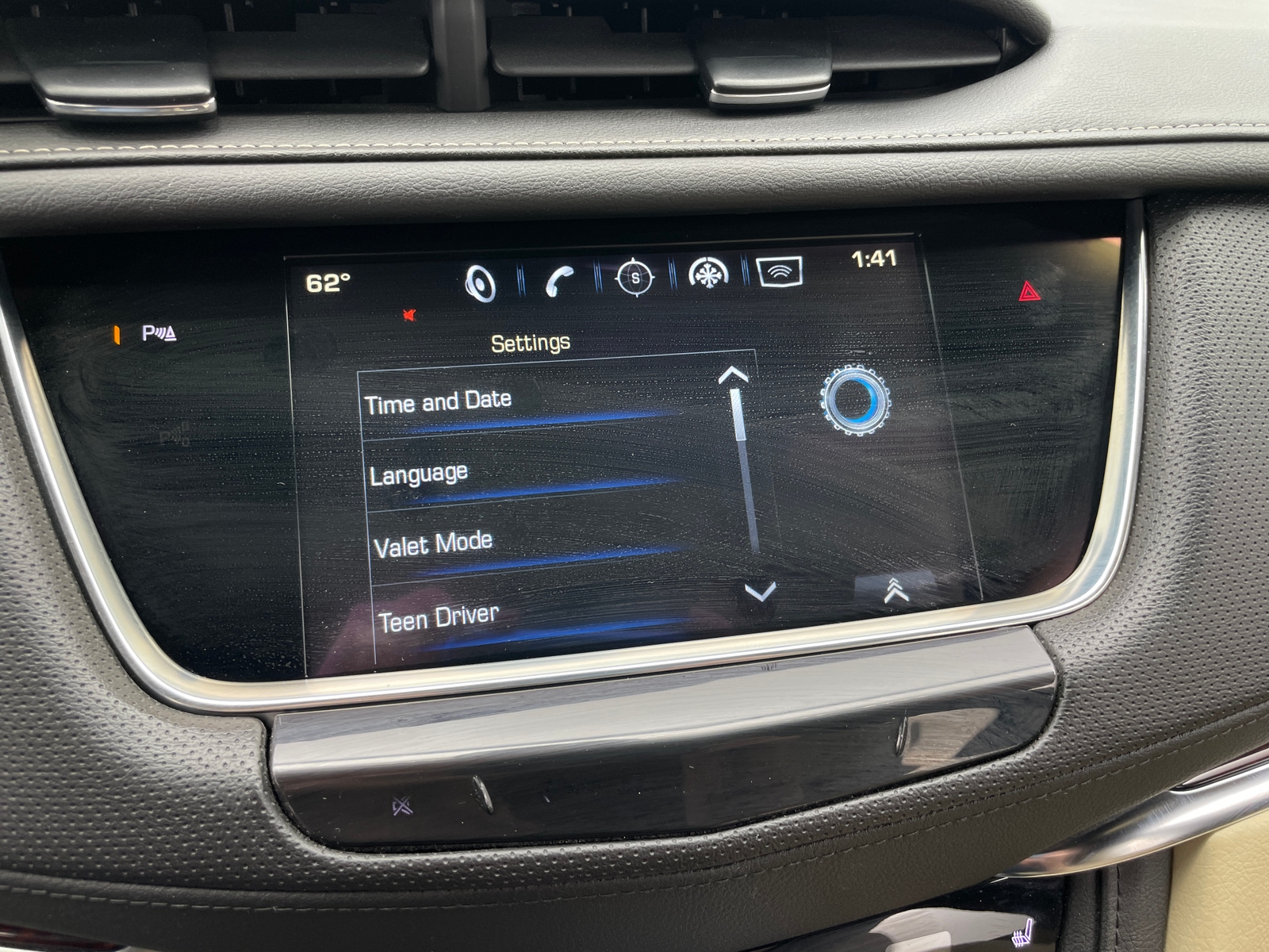 Thumbnail: 2017 Cadillac XT5 - 3