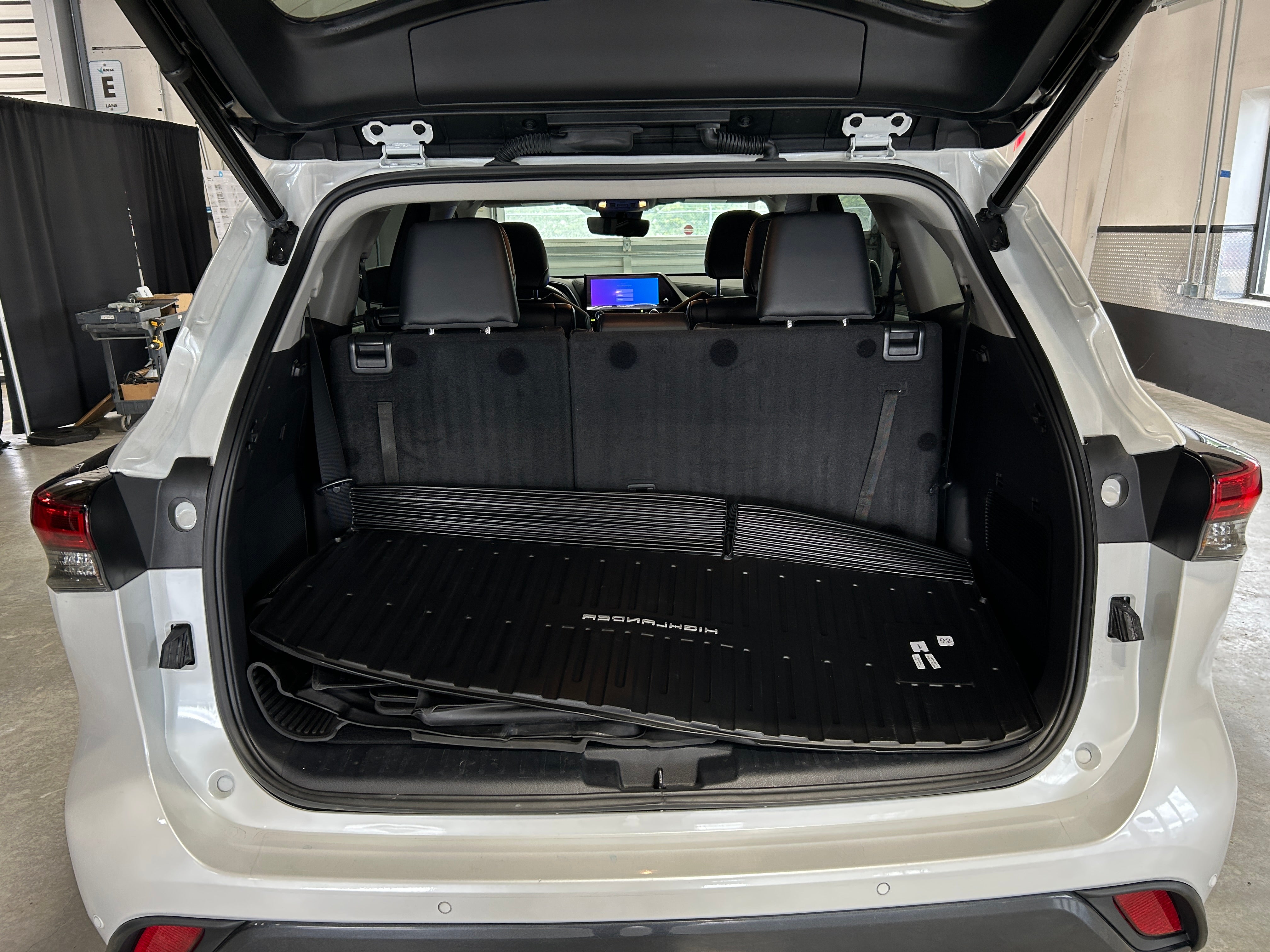 2023 Toyota Highlander Limited 6