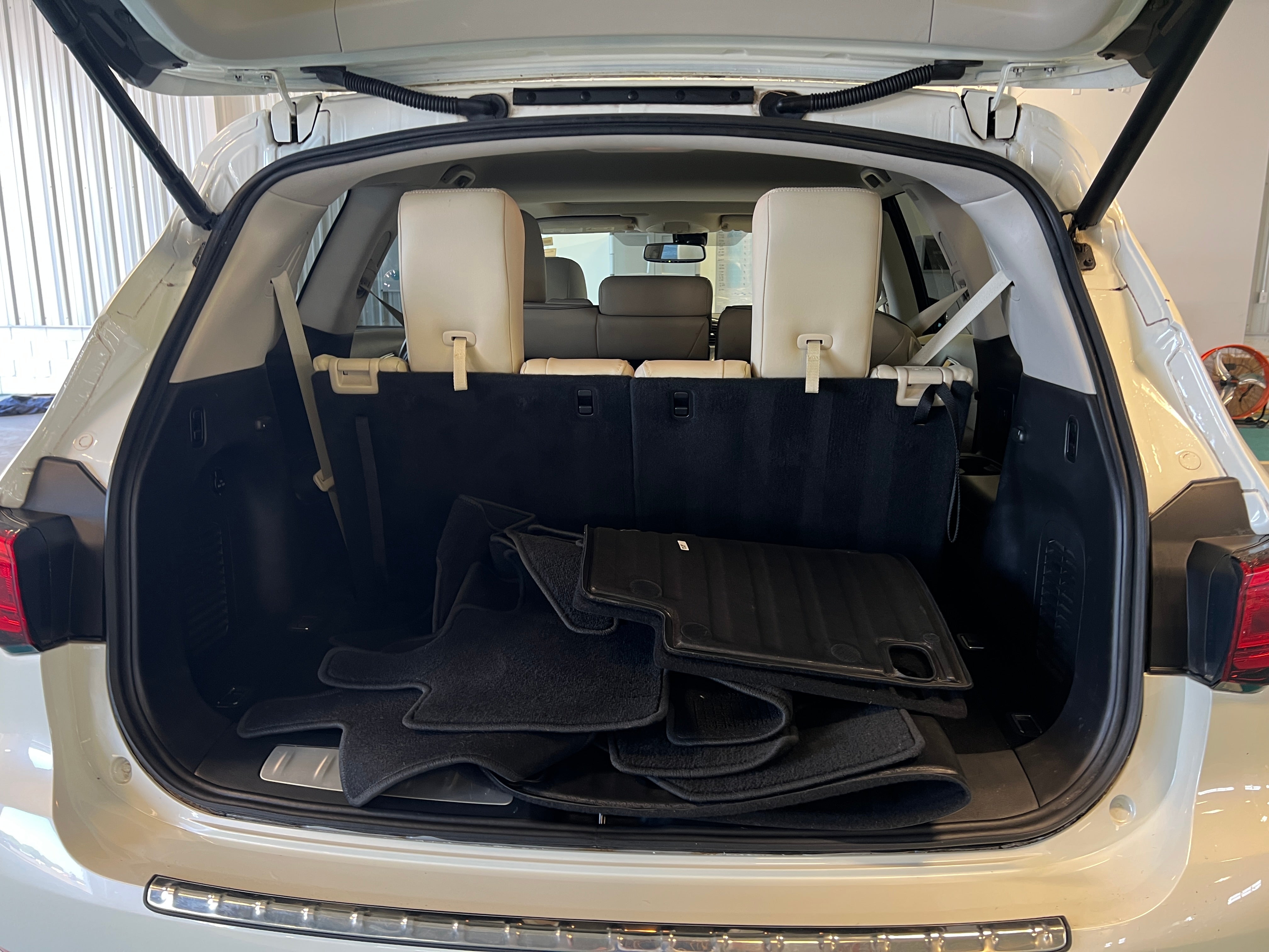 Thumbnail: 2017 INFINITI QX60 - 6