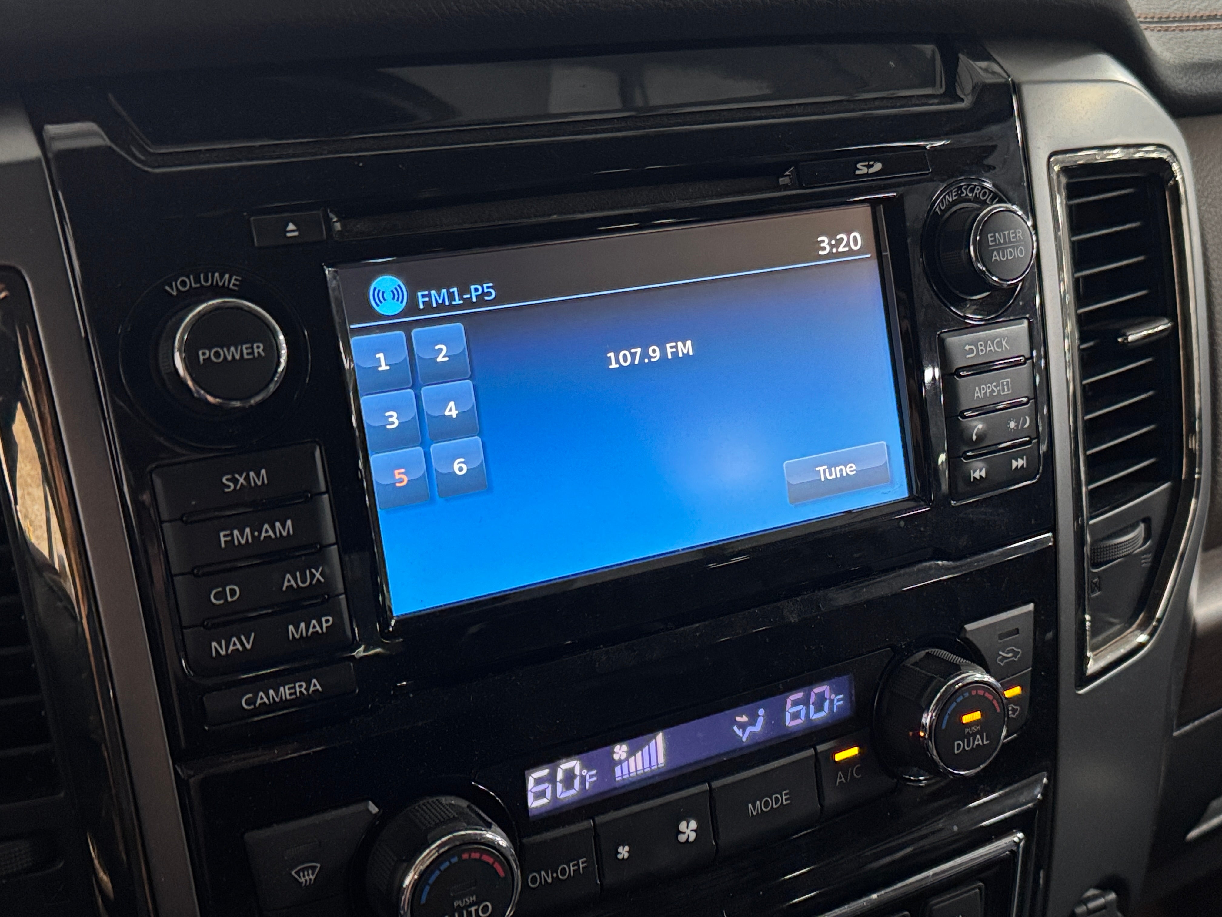 2016 Nissan Titan Platinum Reserve 4