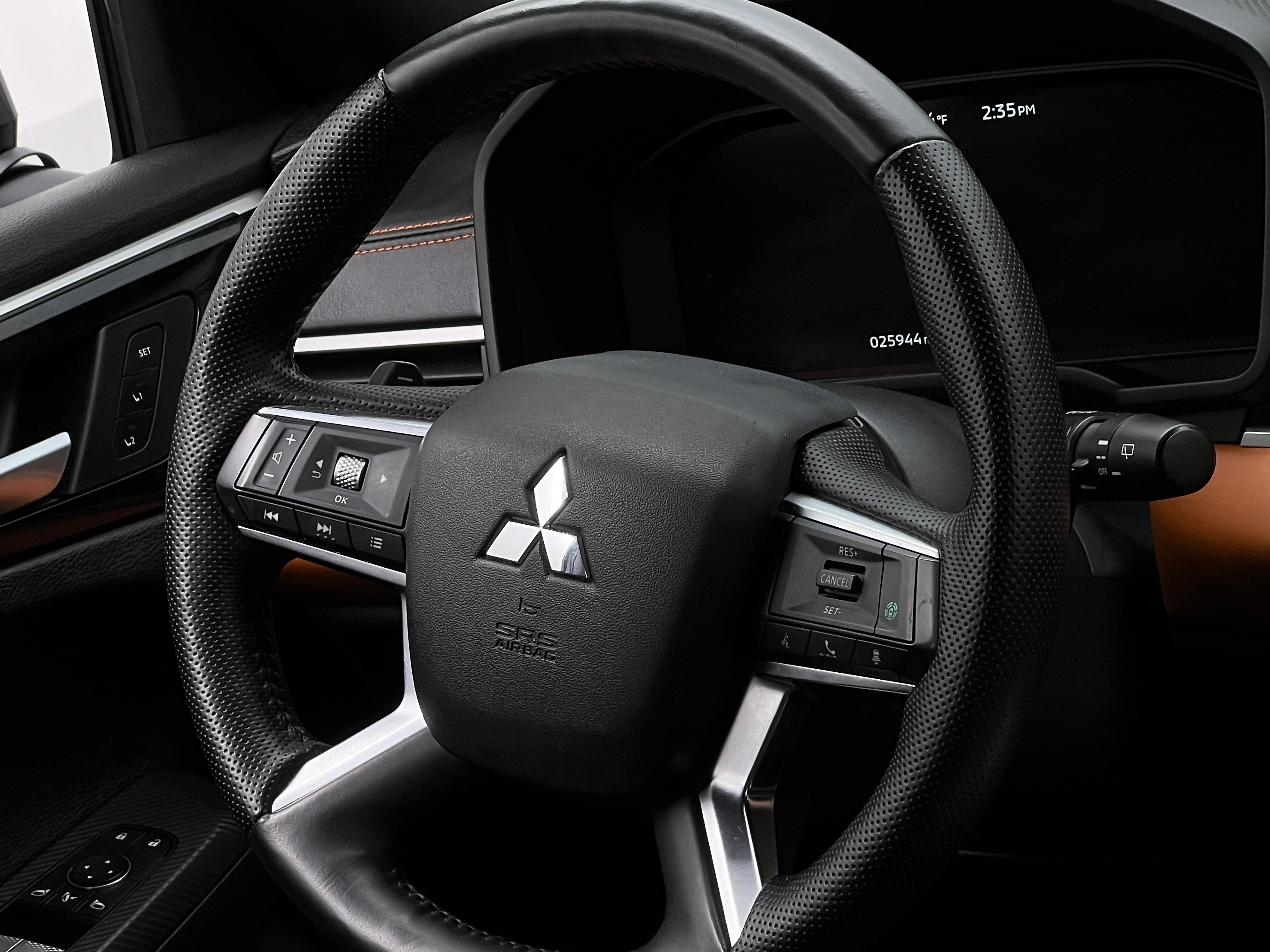 Thumbnail: 2022 Mitsubishi Outlander - 4