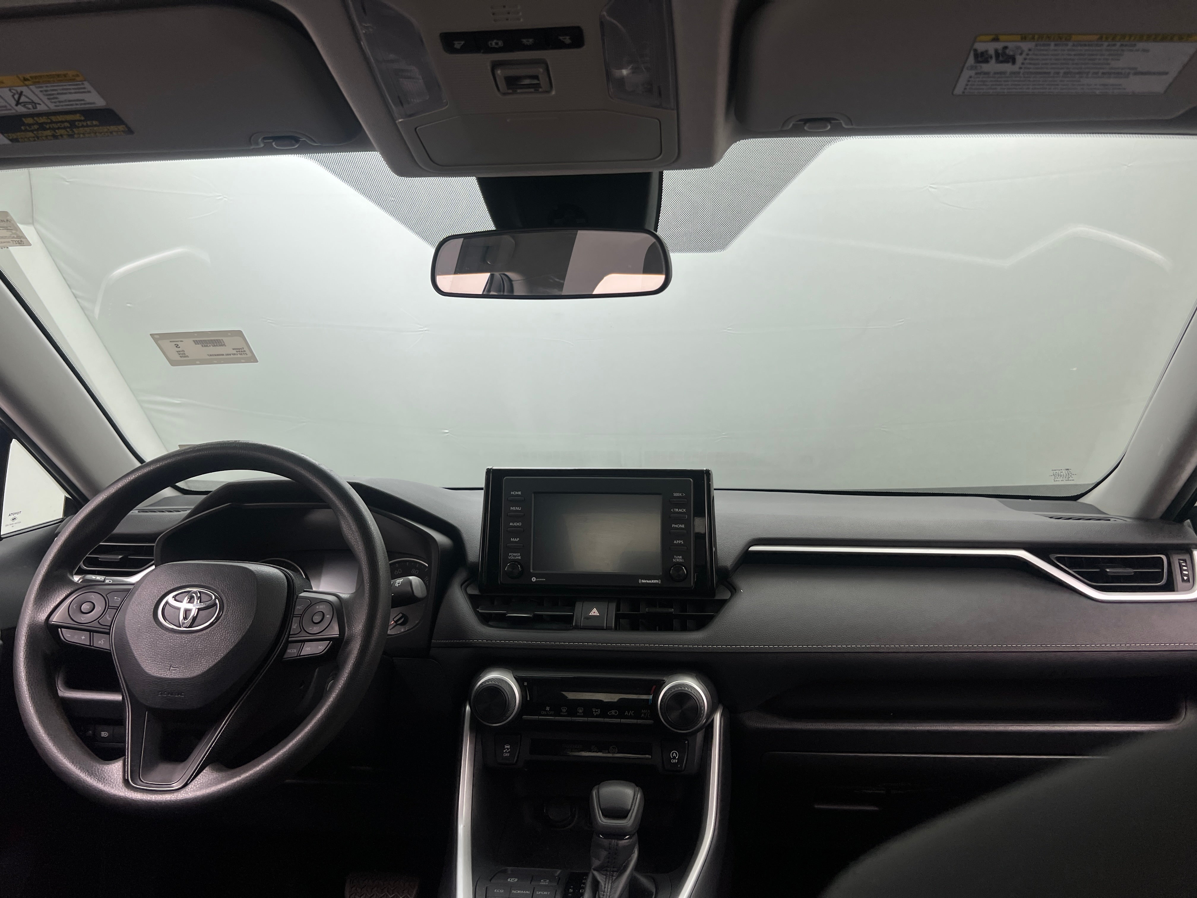 2020 Toyota RAV4 LE 3