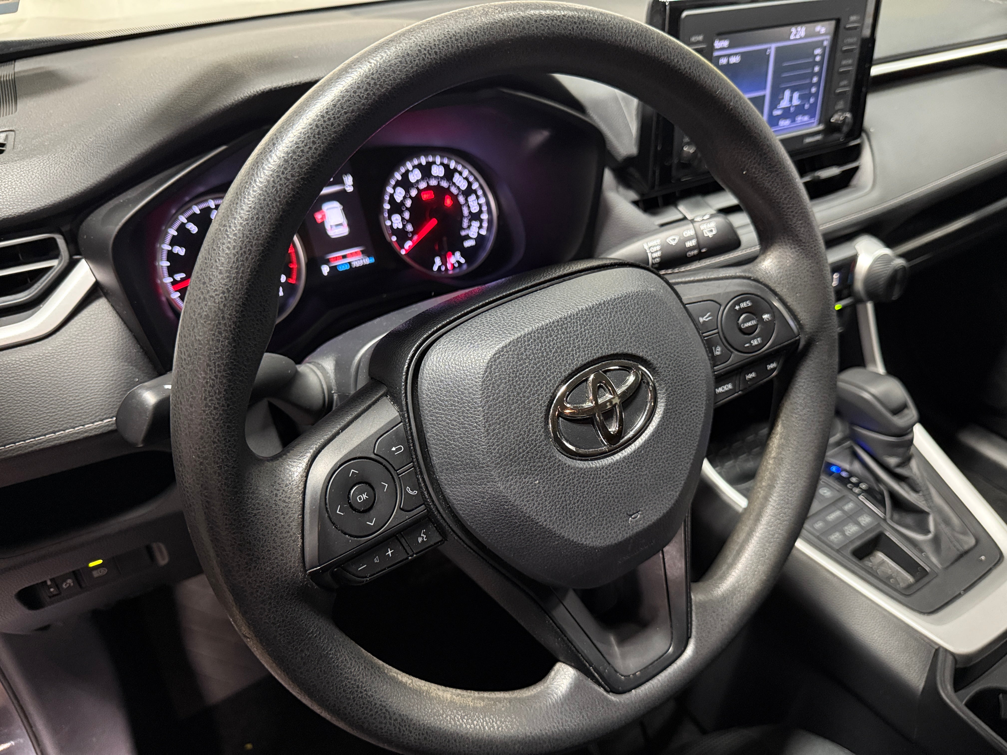 2020 Toyota RAV4 LE 5