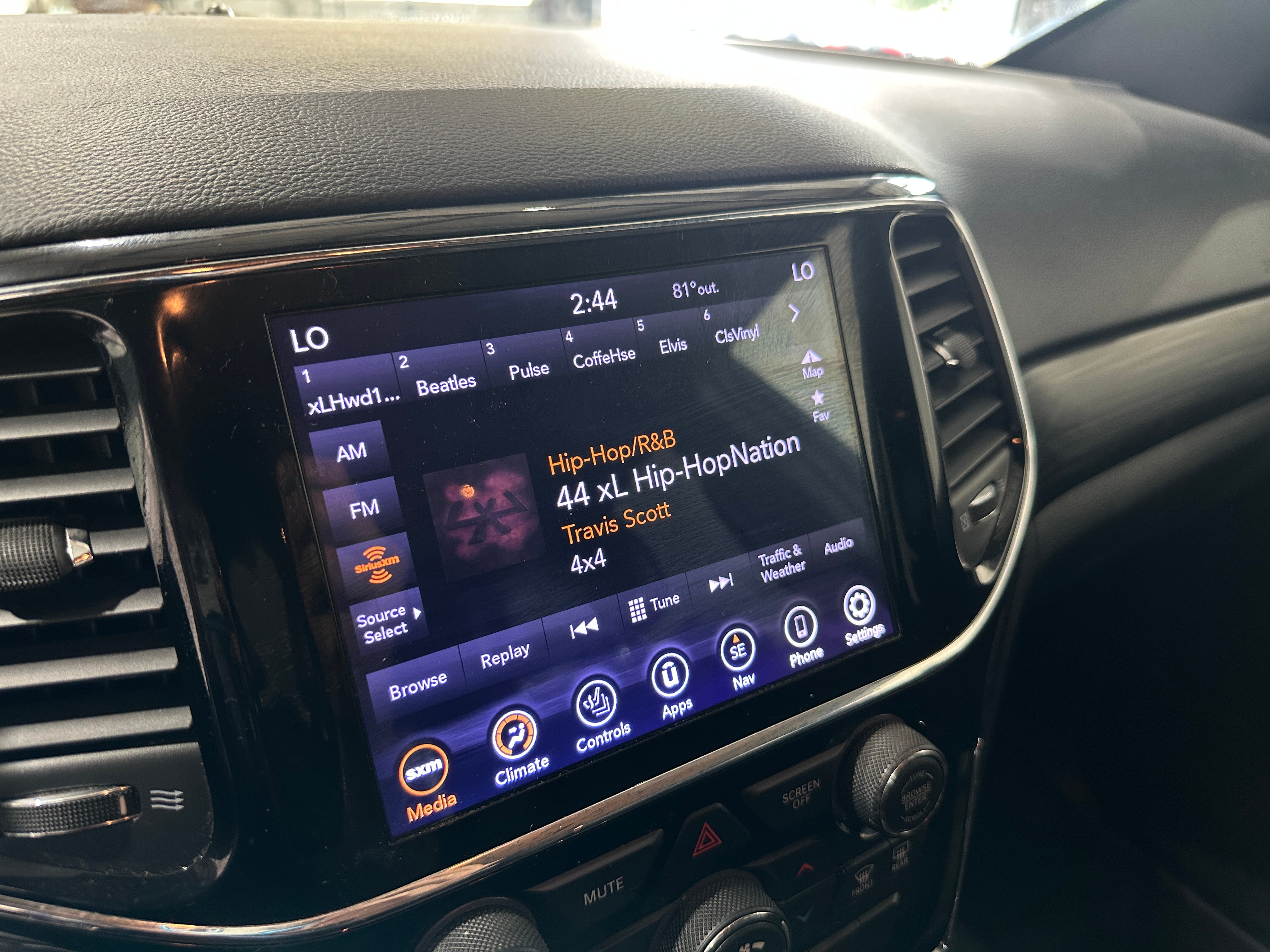 2020 Jeep Grand Cherokee Laredo 4