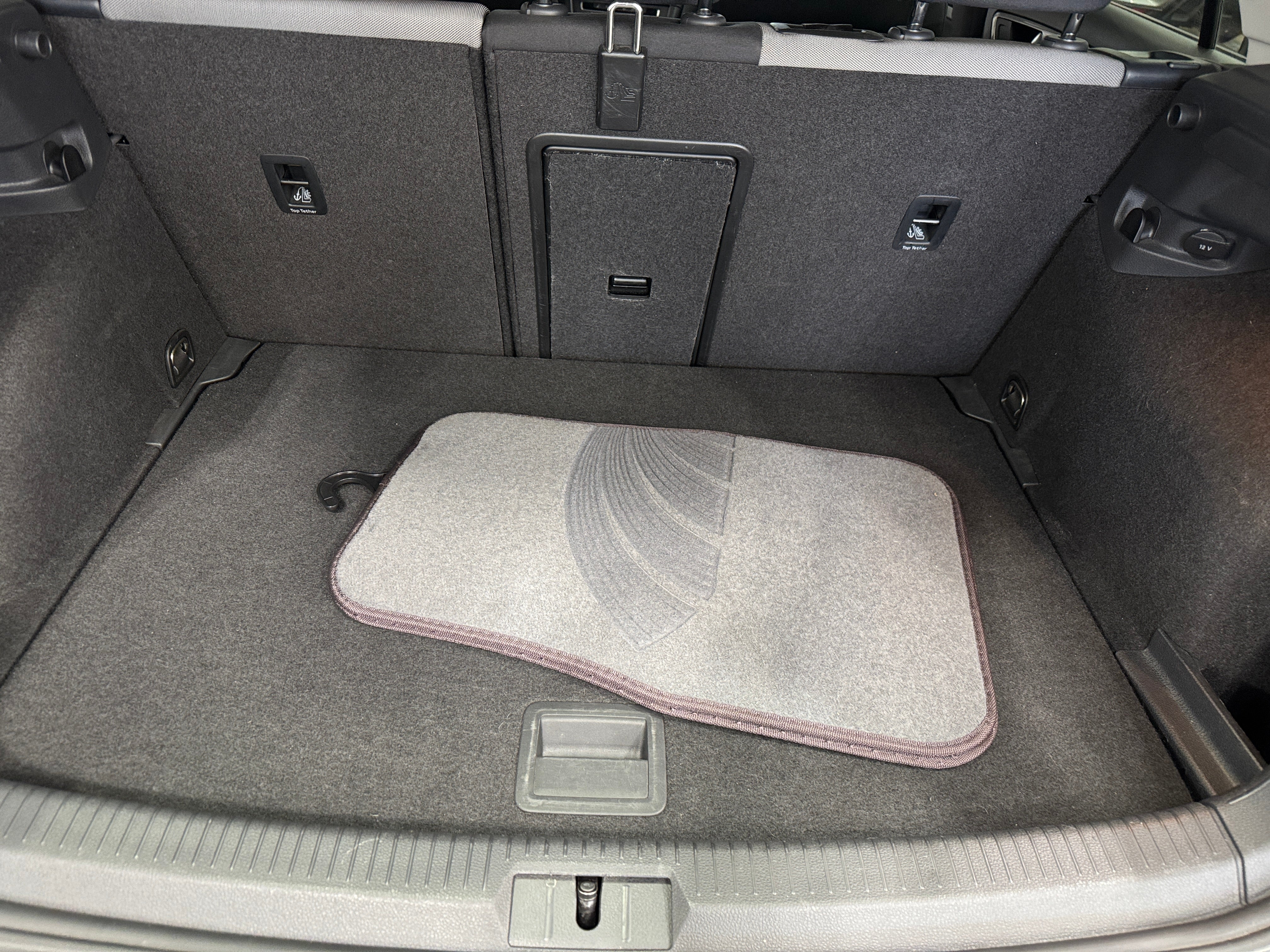 2016 Volkswagen e-Golf SE 6
