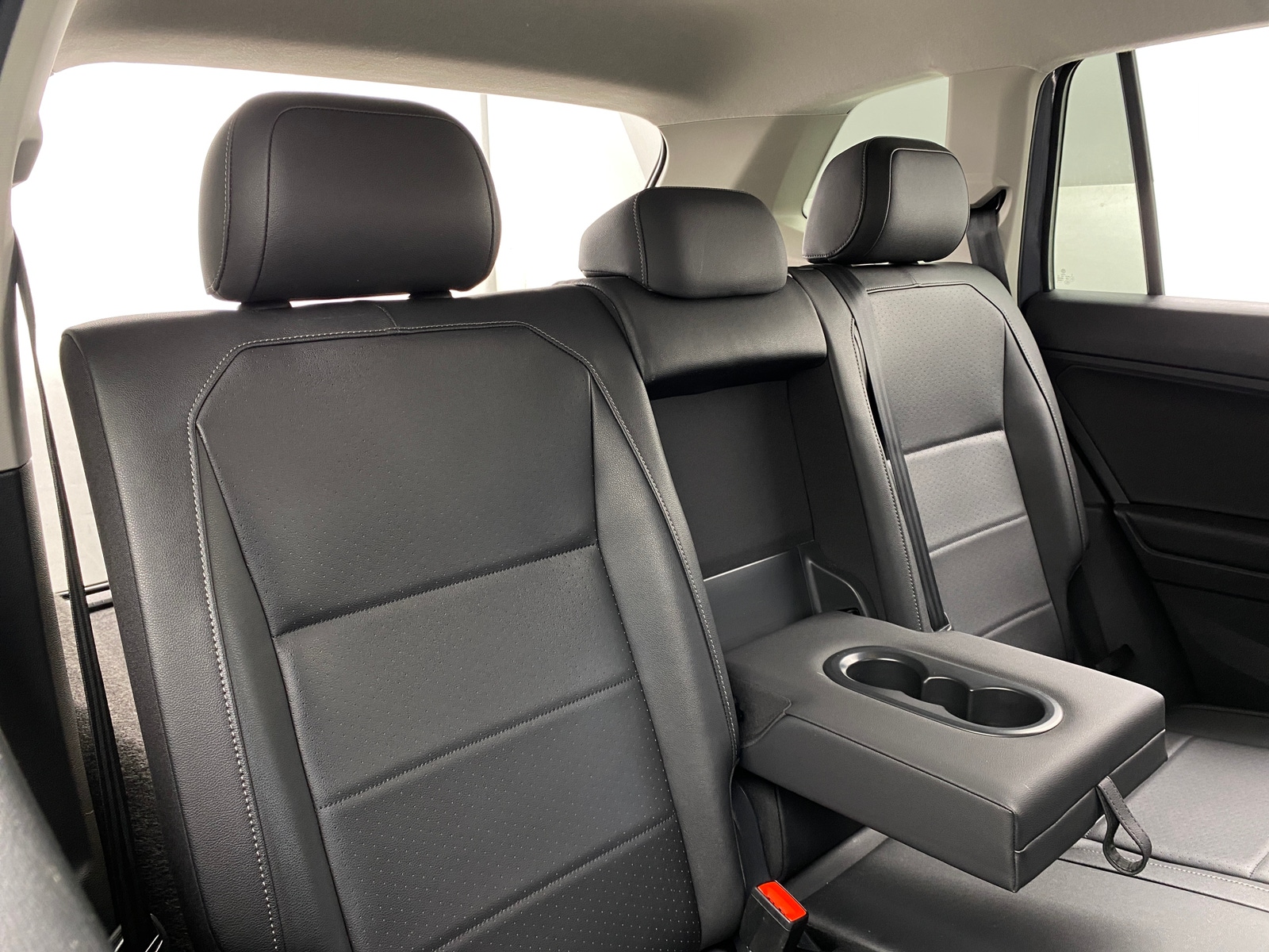 Thumbnail: 2020 Volkswagen Tiguan - 5
