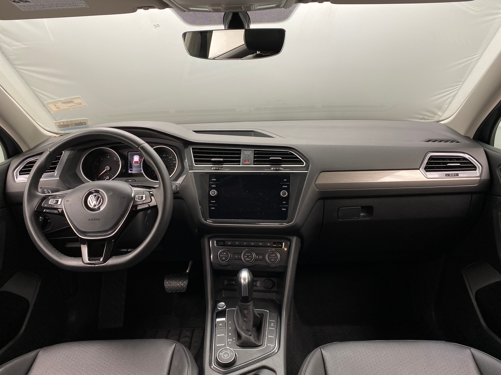 Thumbnail: 2020 Volkswagen Tiguan - 2