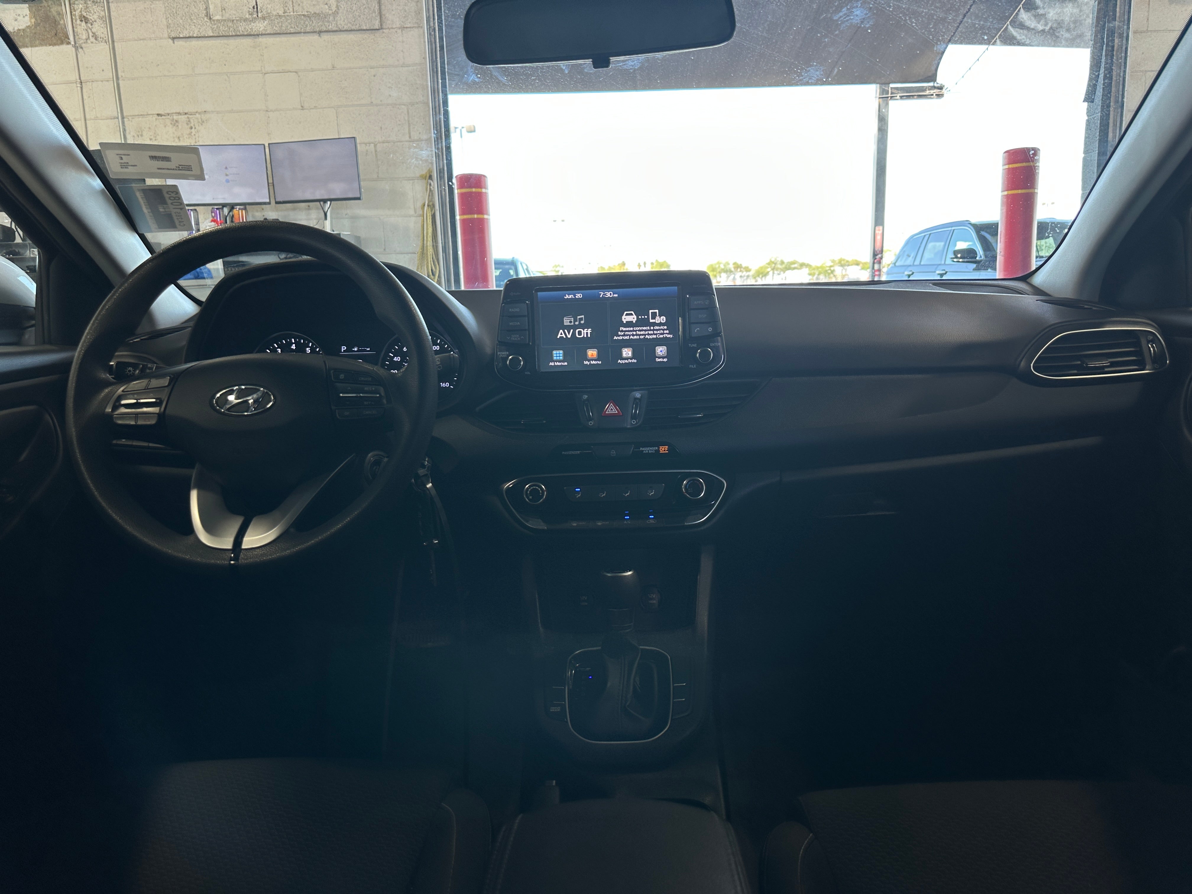 Thumbnail: 2018 Hyundai Elantra - 3
