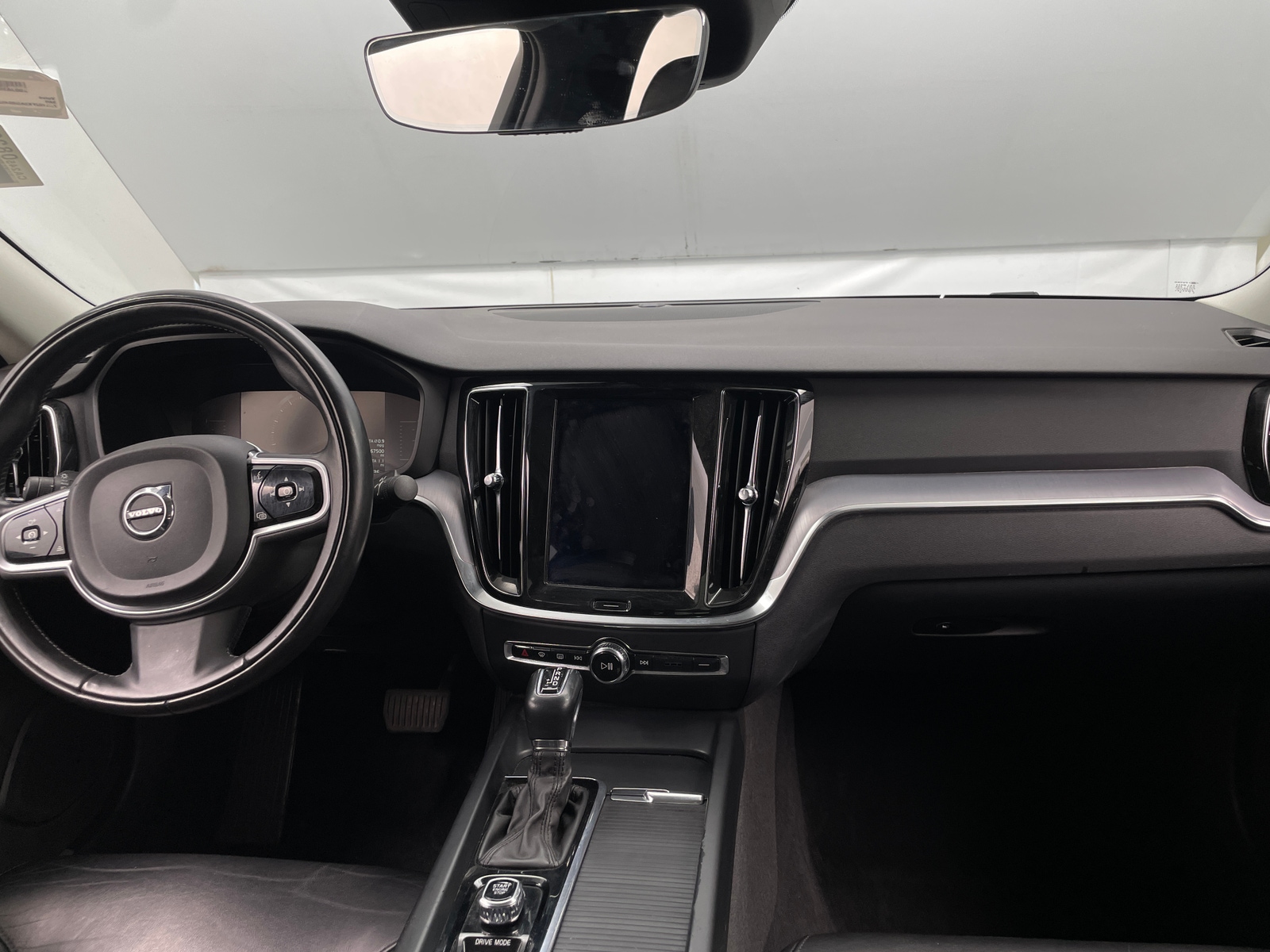 Thumbnail: 2019 Volvo S60 - 2