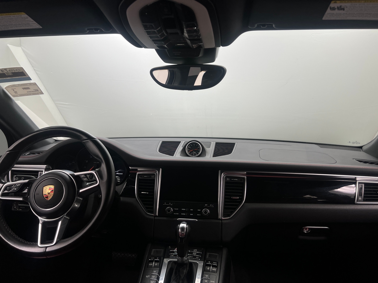 Thumbnail: 2018 Porsche Macan - 2