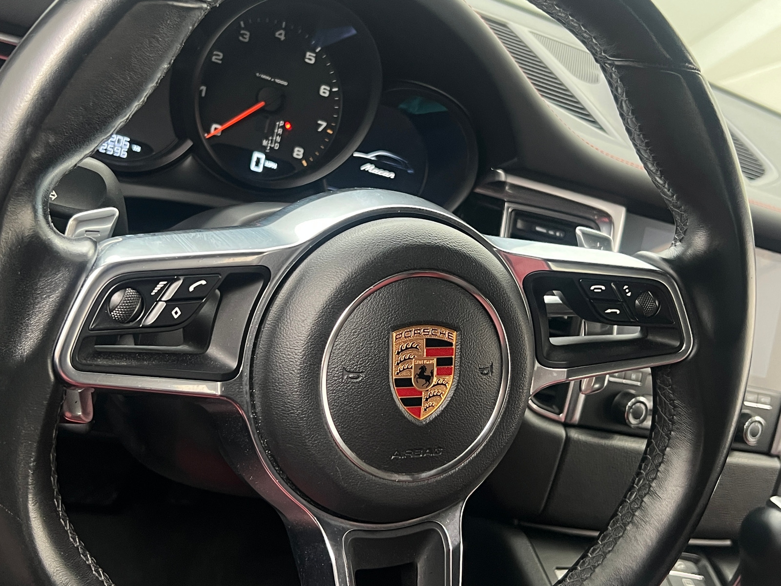 Thumbnail: 2018 Porsche Macan - 4