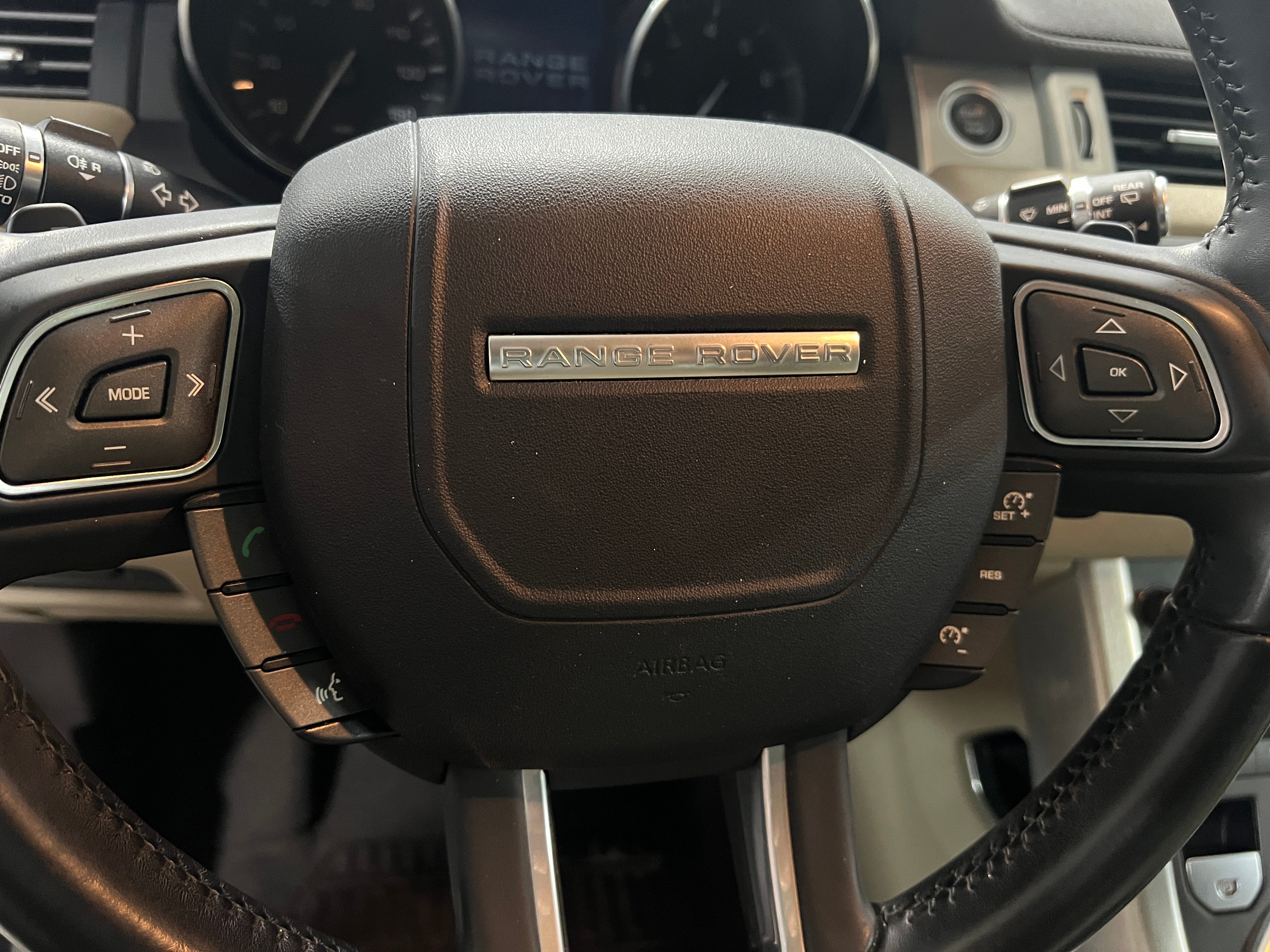 Thumbnail: 2013 Land Rover Range Rover Evoque - 4