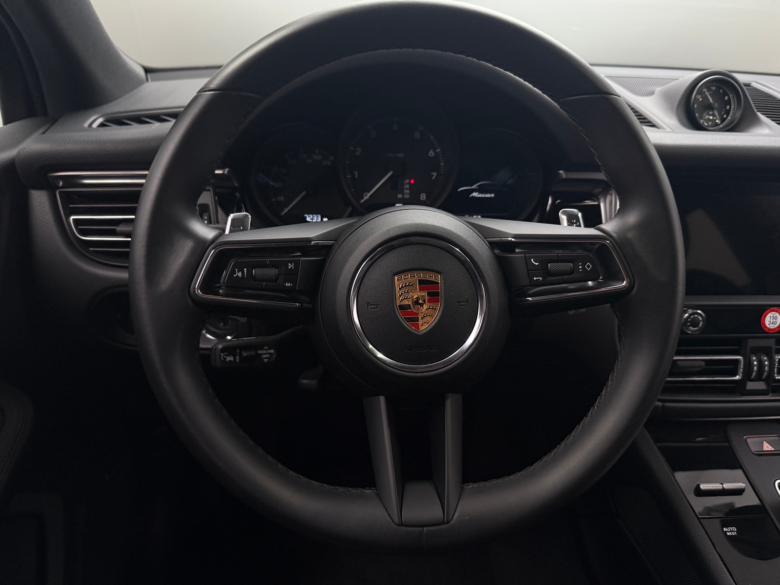 Thumbnail: 2024 Porsche Macan - 4