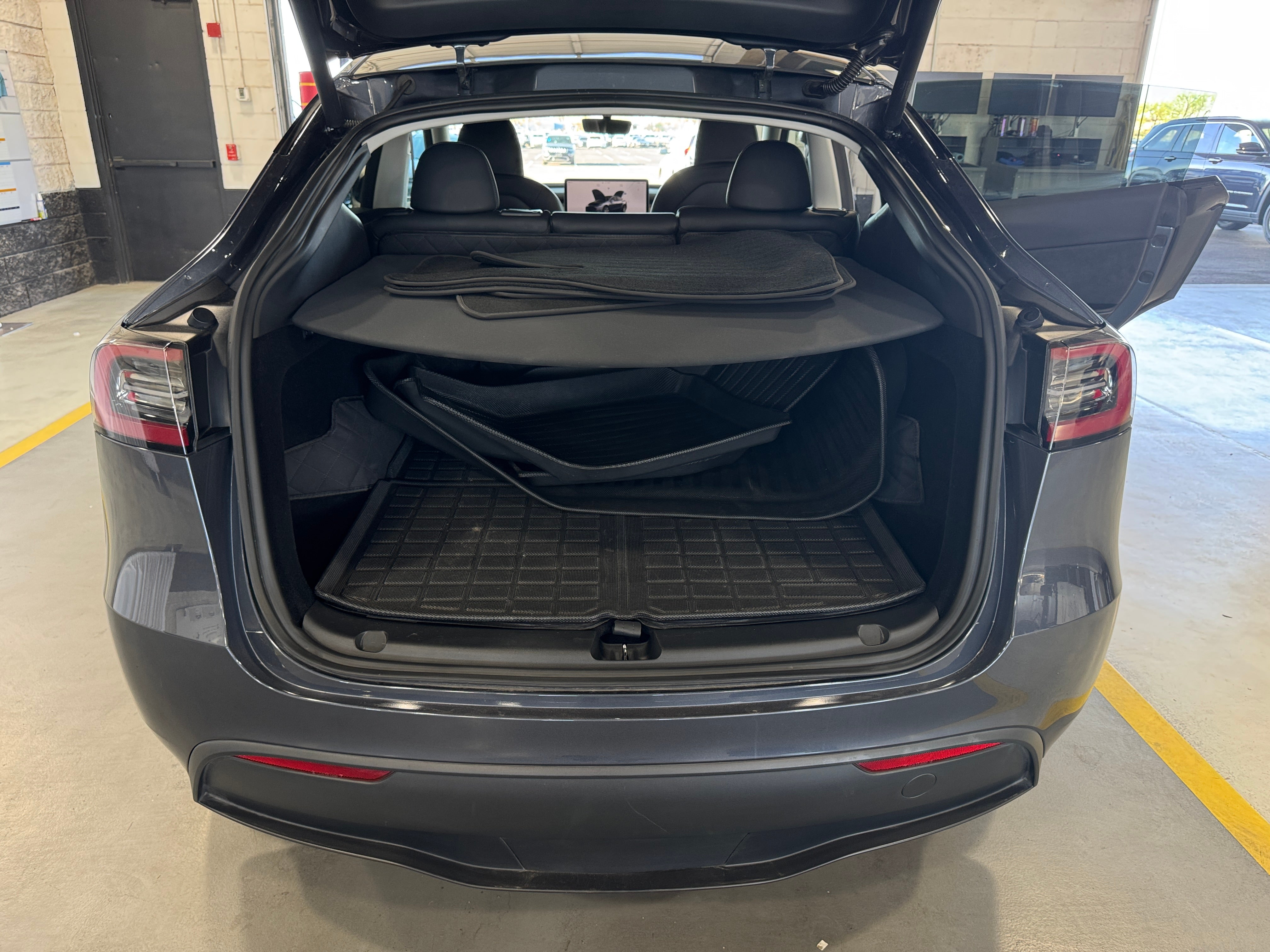 Thumbnail: 2023 Tesla Model Y - 4