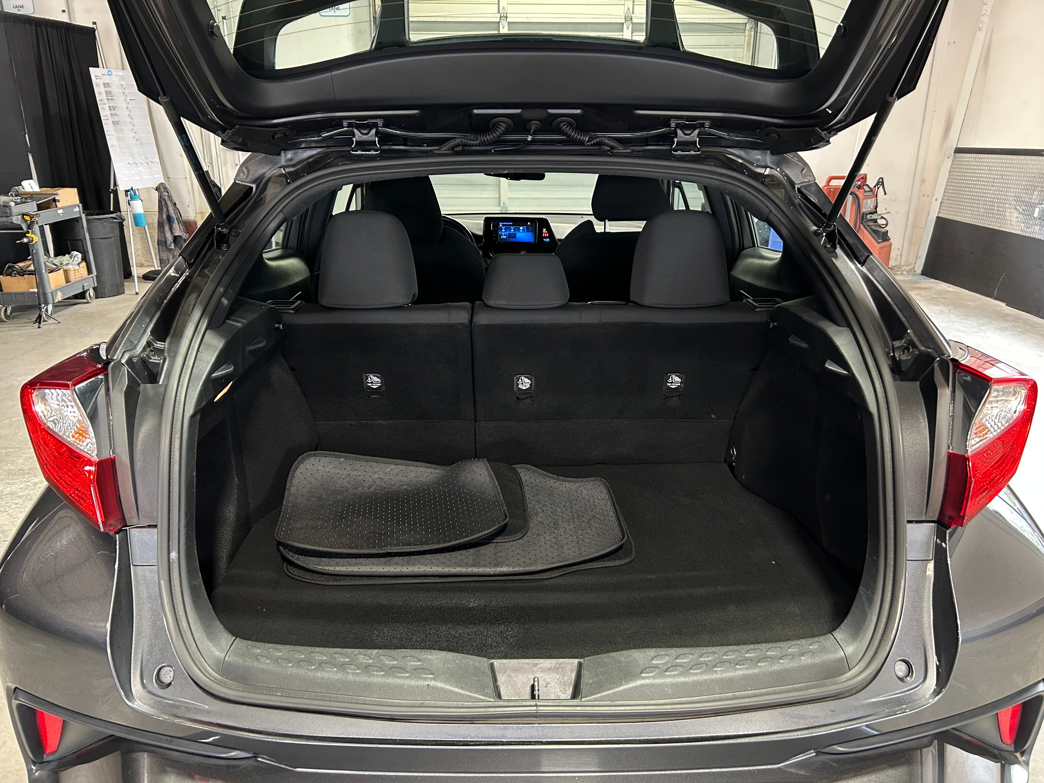 2018 Toyota C-HR XLE 7