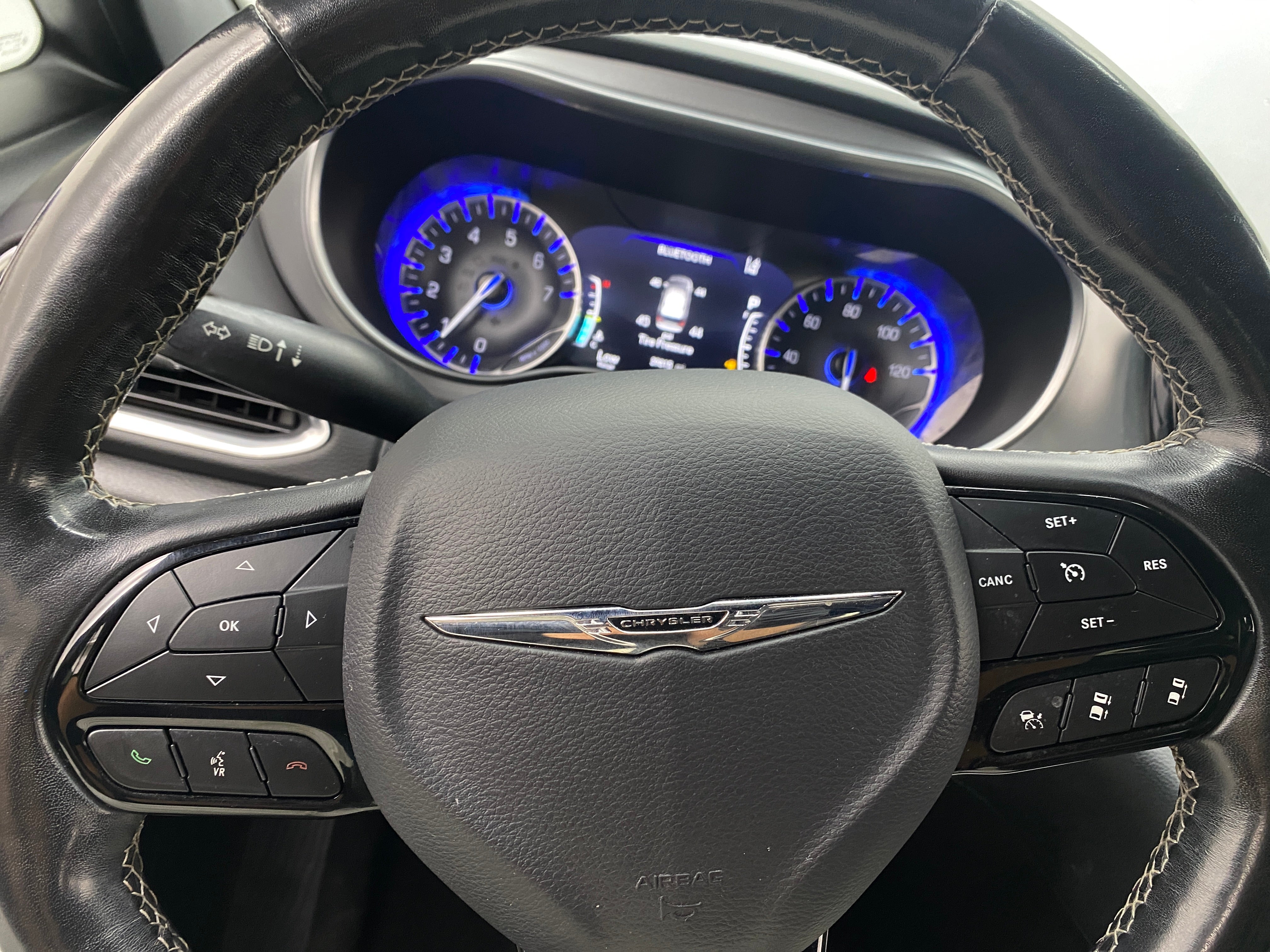 2019 Chrysler Pacifica  4