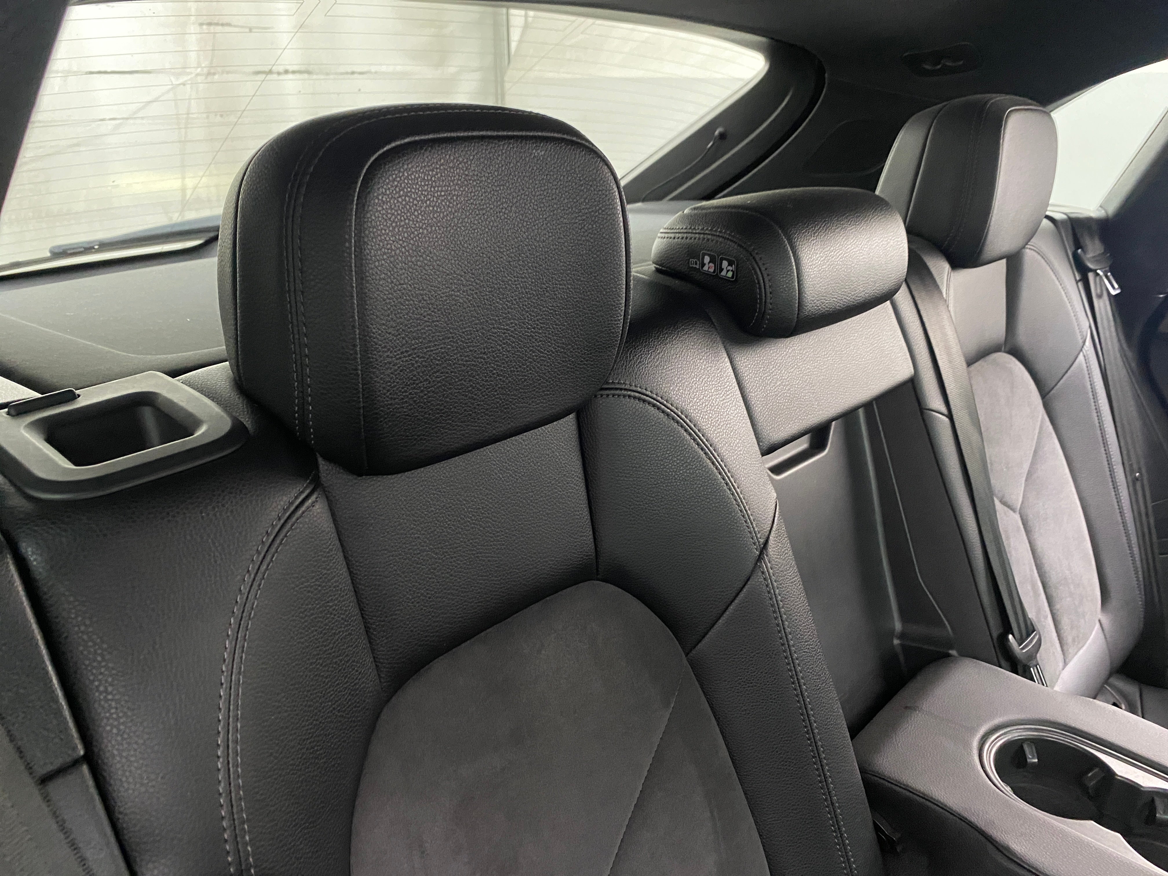 Thumbnail: 2017 Porsche Macan - 5