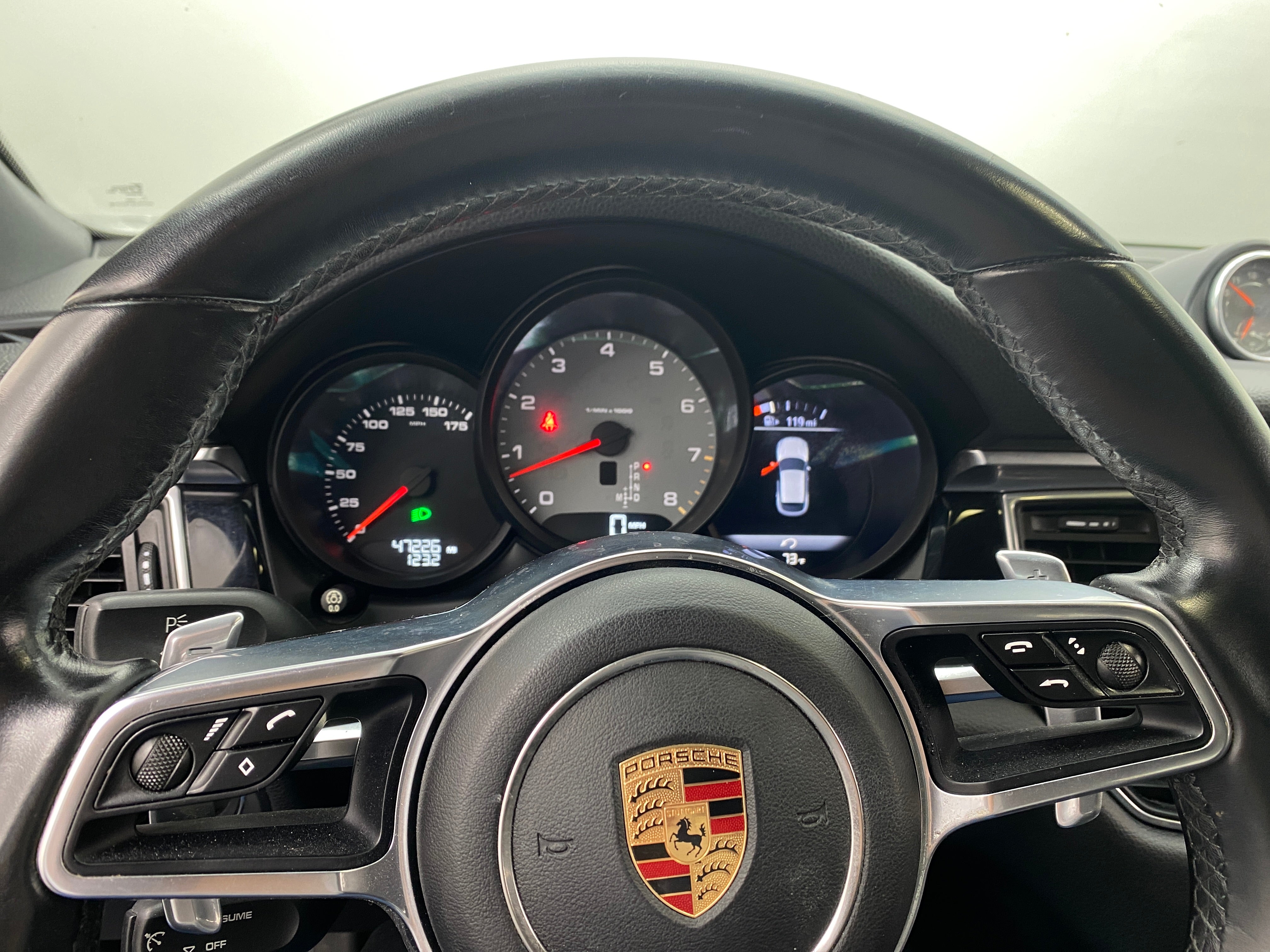 Thumbnail: 2017 Porsche Macan - 4