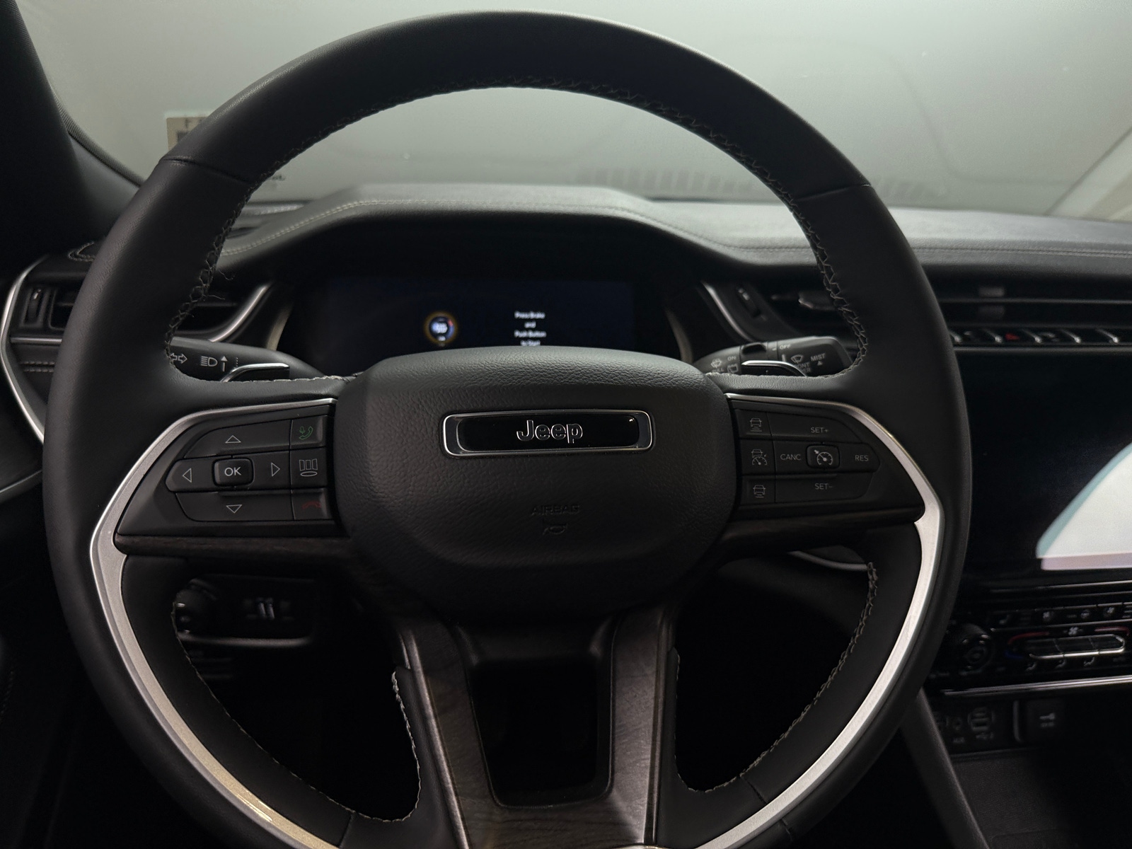 Thumbnail: 2024 Jeep Grand Cherokee L - 4
