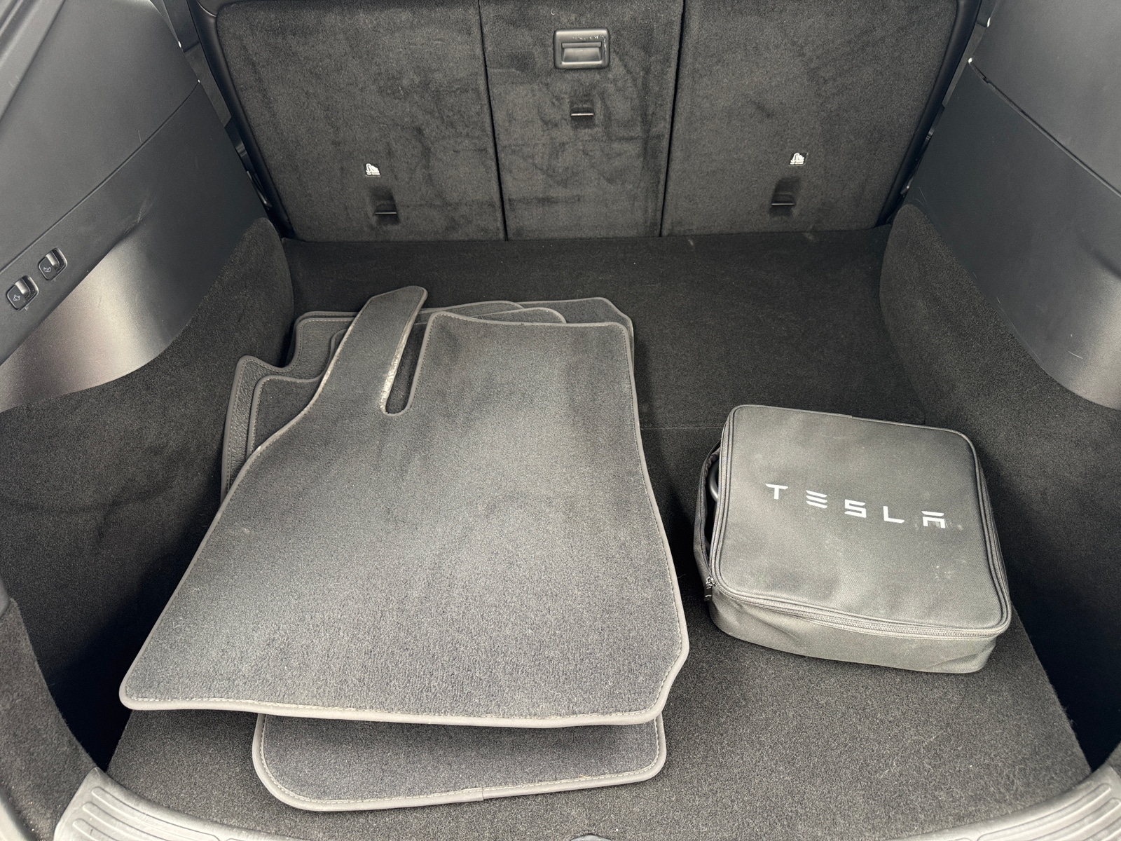 Thumbnail: 2022 Tesla Model Y - 4