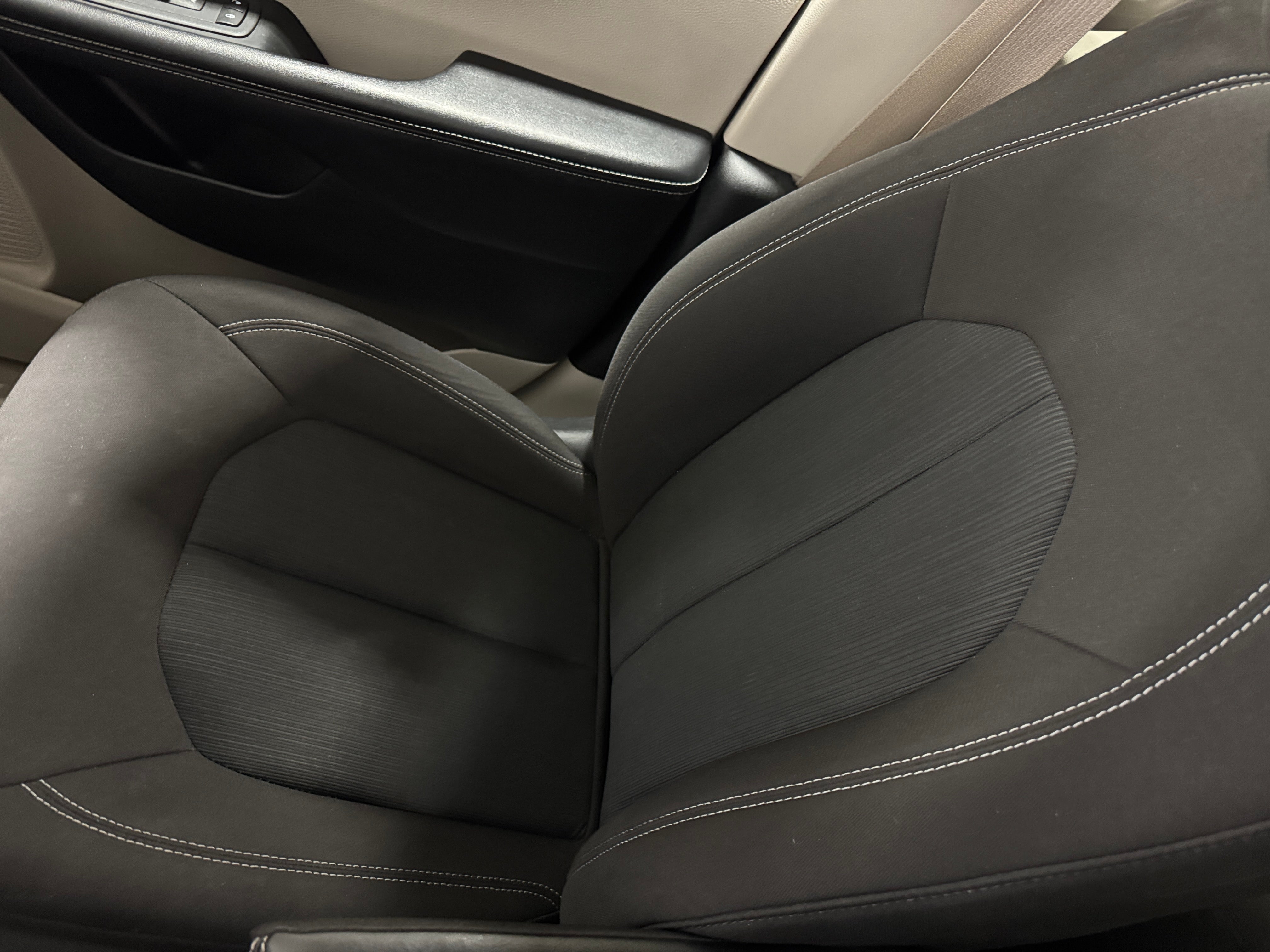 2022 Chrysler Voyager LX 2