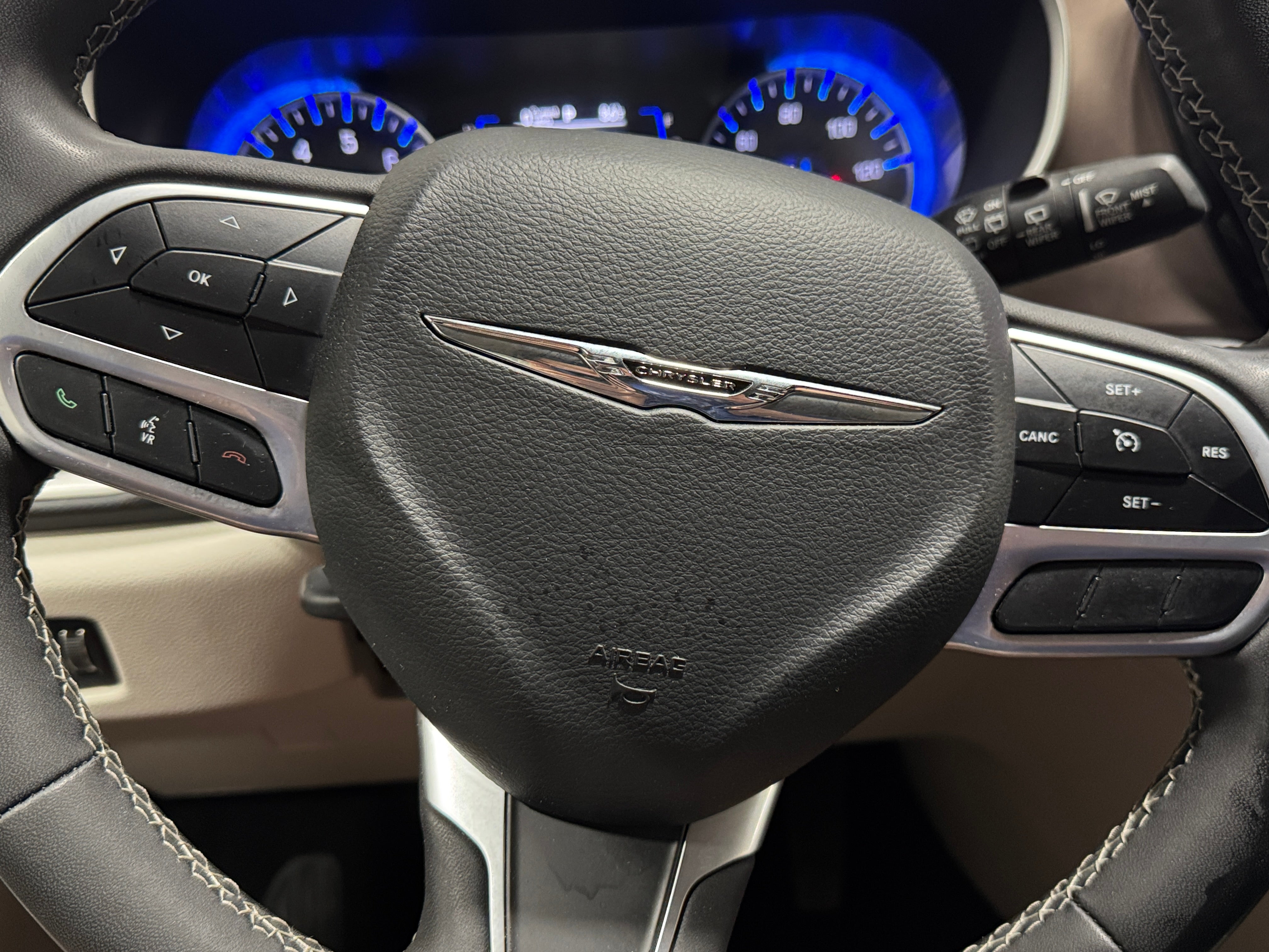 2022 Chrysler Voyager LX 5