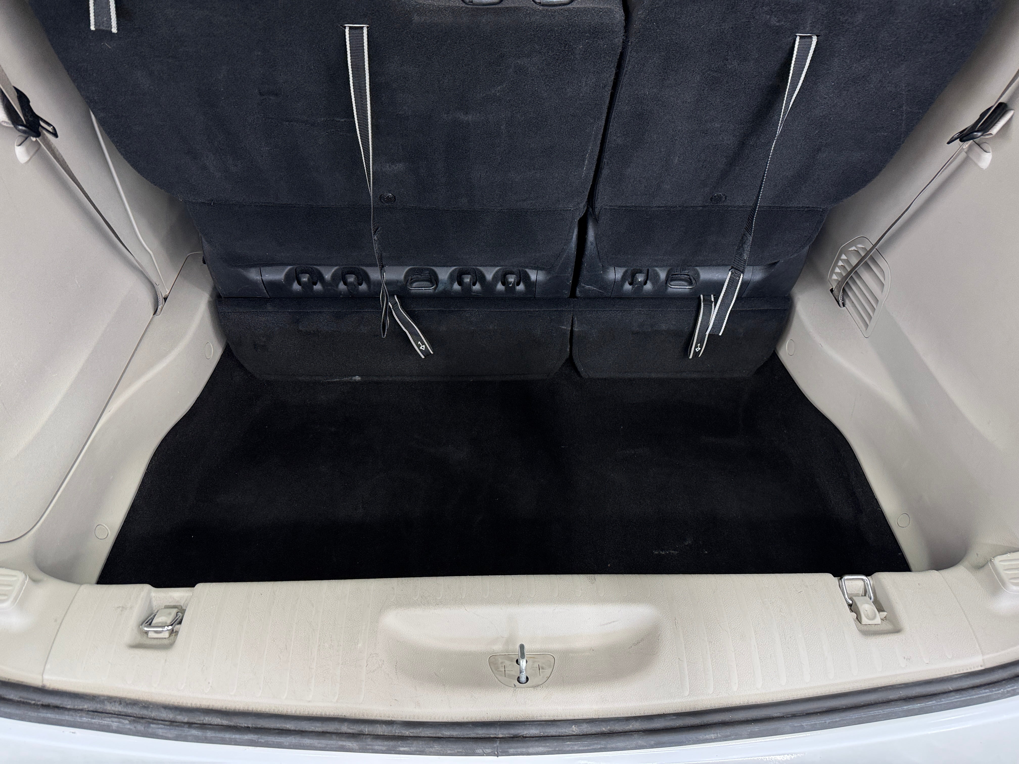 2022 Chrysler Voyager LX 7