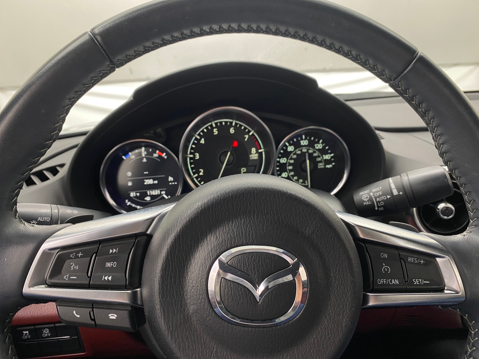 Thumbnail: 2020 Mazda MX-5 Miata - 4