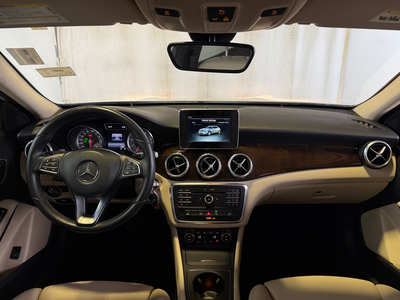 Thumbnail: 2016 Mercedes-Benz GLA - 2