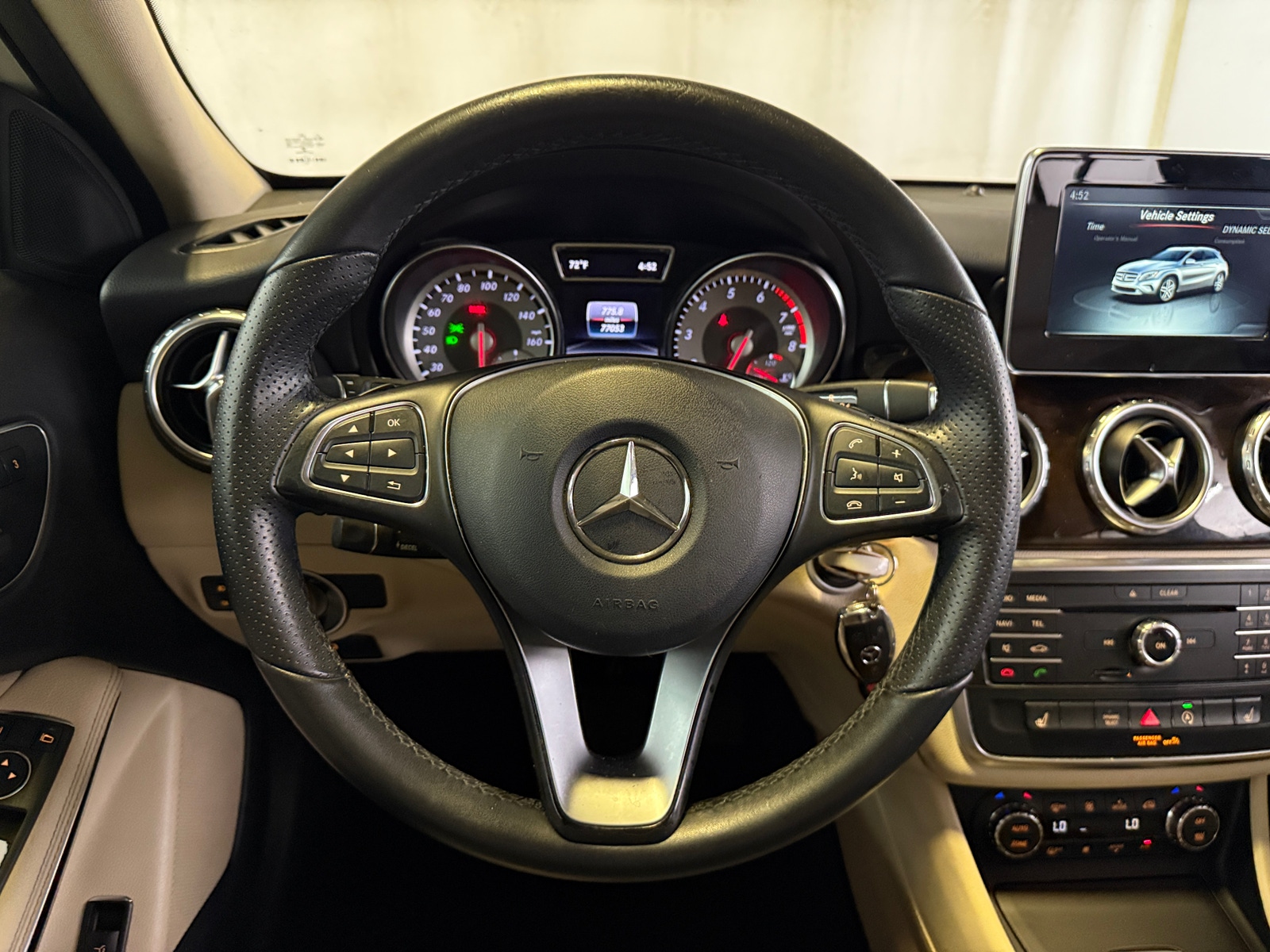Thumbnail: 2016 Mercedes-Benz GLA - 4