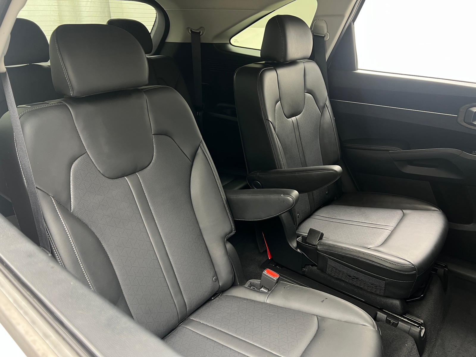 Thumbnail: 2023 Kia Sorento - 5