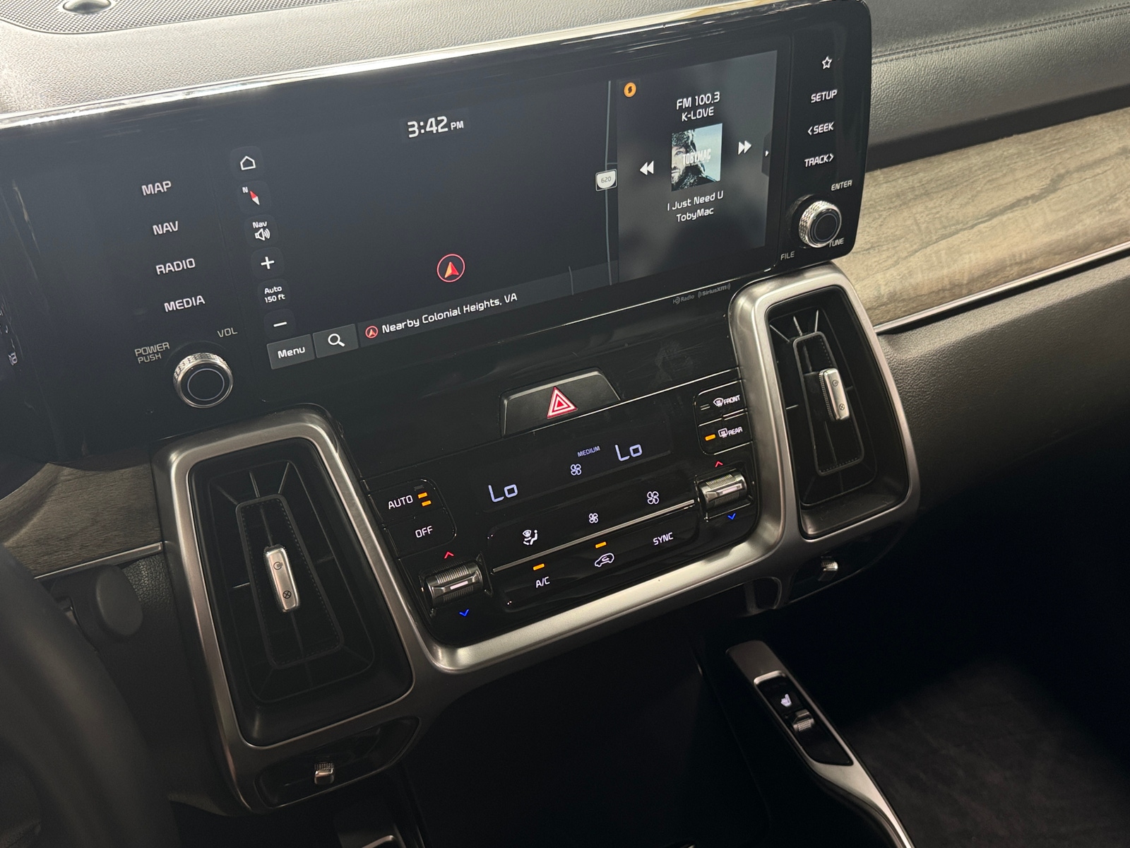 Thumbnail: 2023 Kia Sorento - 3