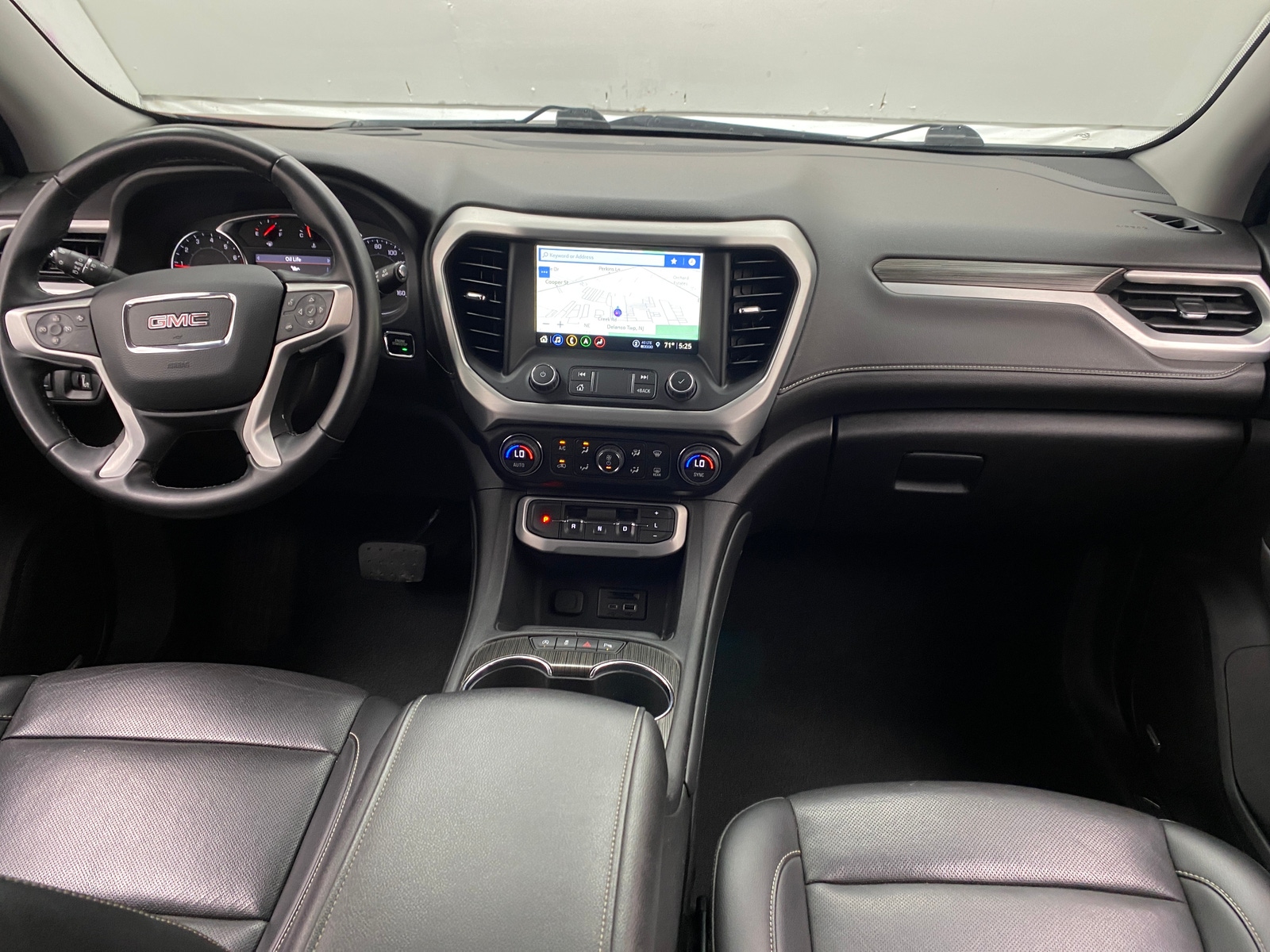 Thumbnail: 2023 GMC Acadia - 2