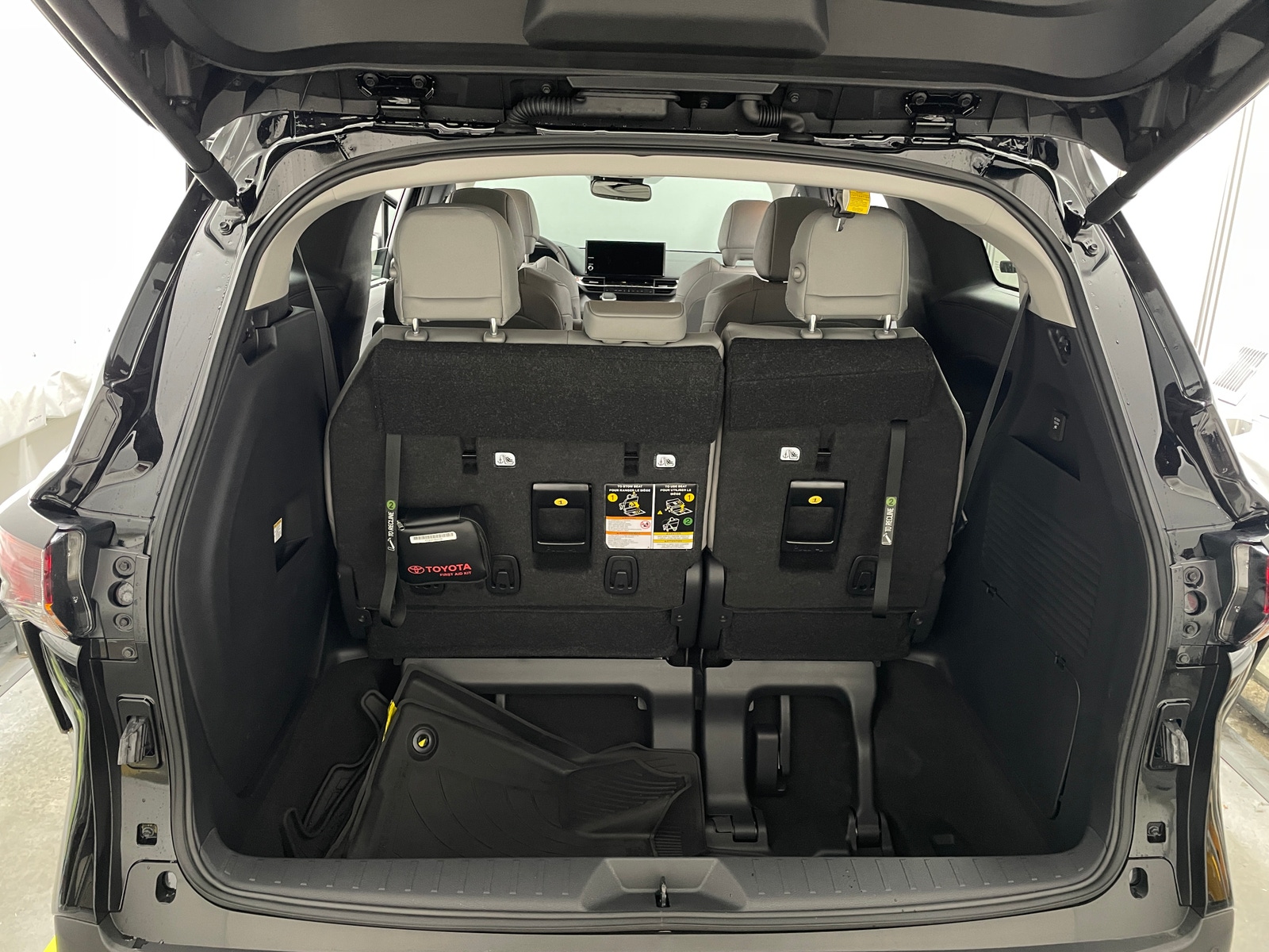 Thumbnail: 2025 Toyota Sienna - 6