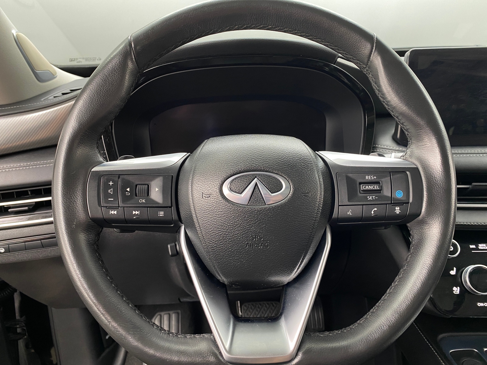 Thumbnail: 2023 INFINITI QX60 - 4