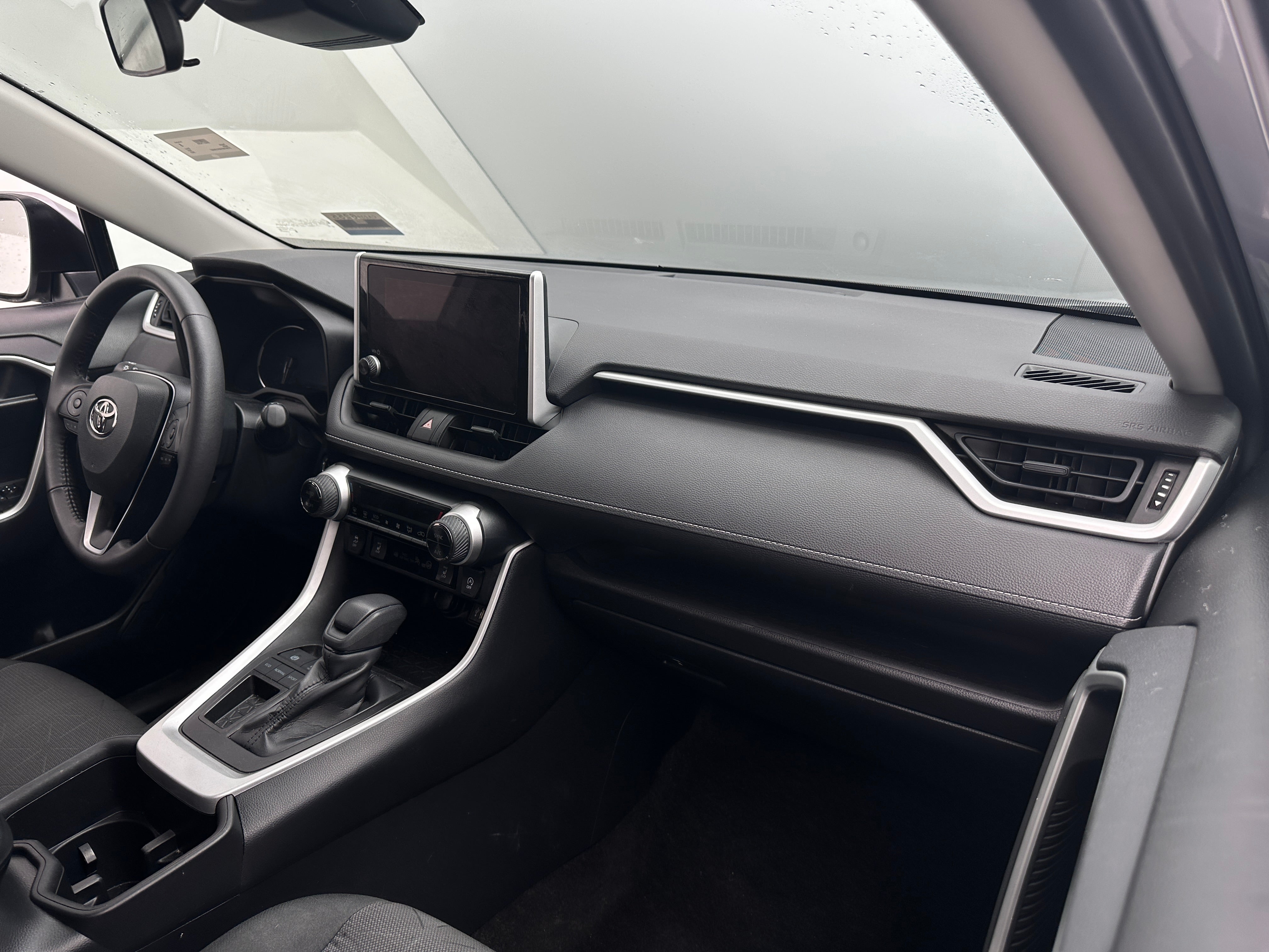 2023 Toyota RAV4 XLE 3