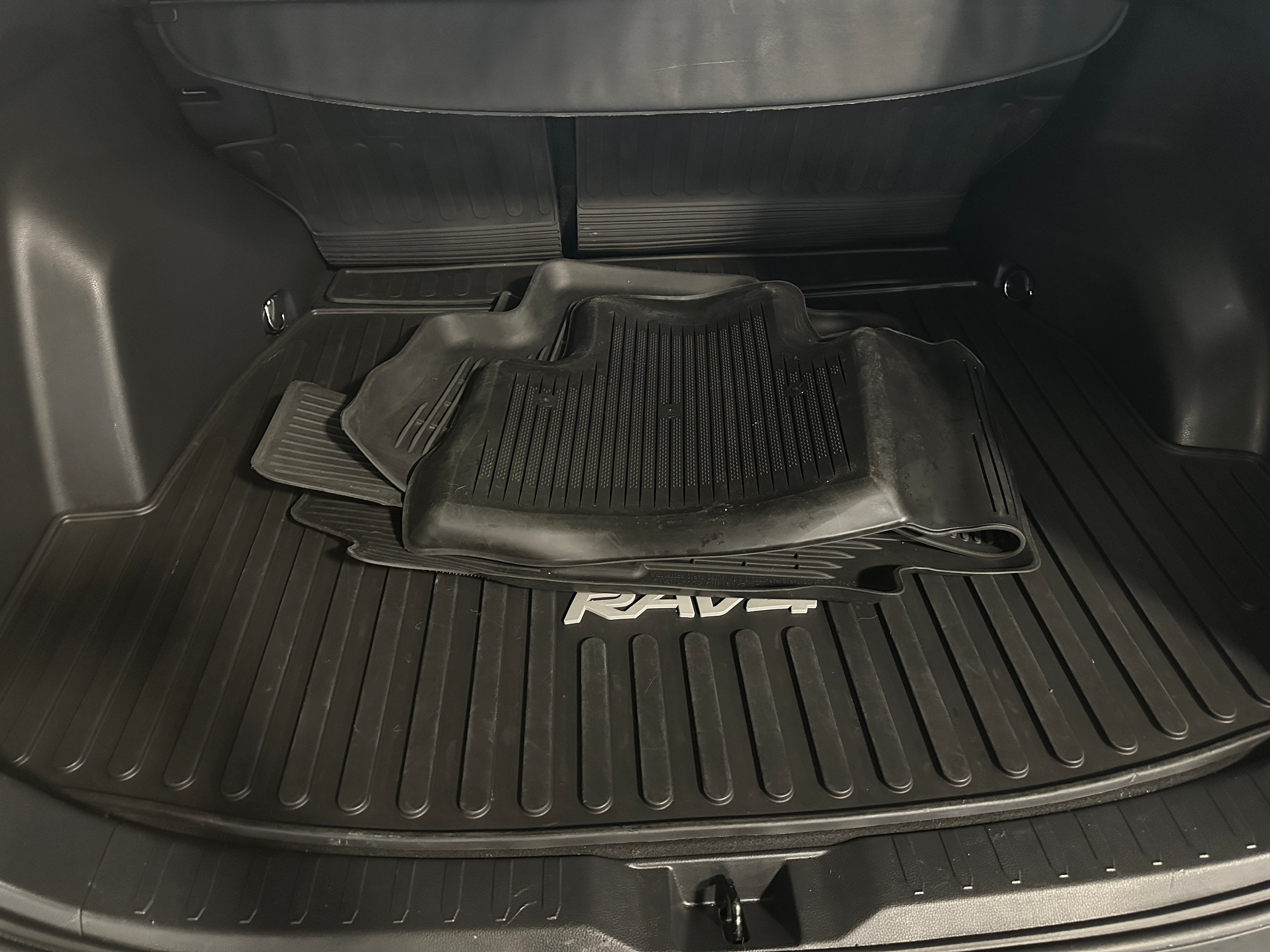 2023 Toyota RAV4 XLE 7