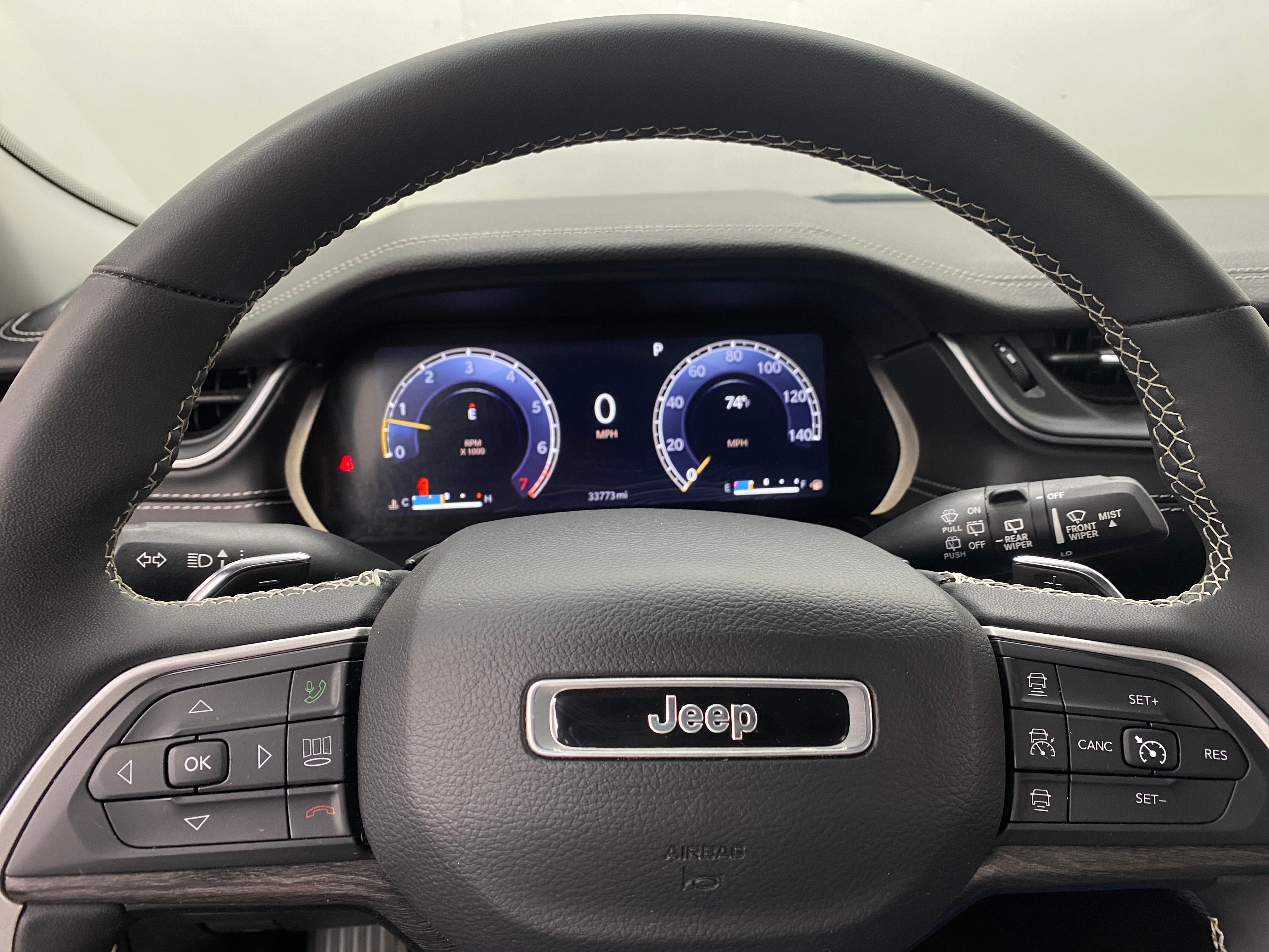 Thumbnail: 2023 Jeep Grand Cherokee L - 4