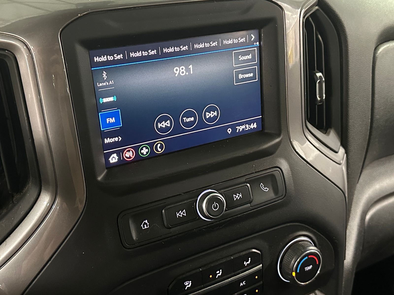 Thumbnail: 2020 Chevrolet Silverado 1500 - 4