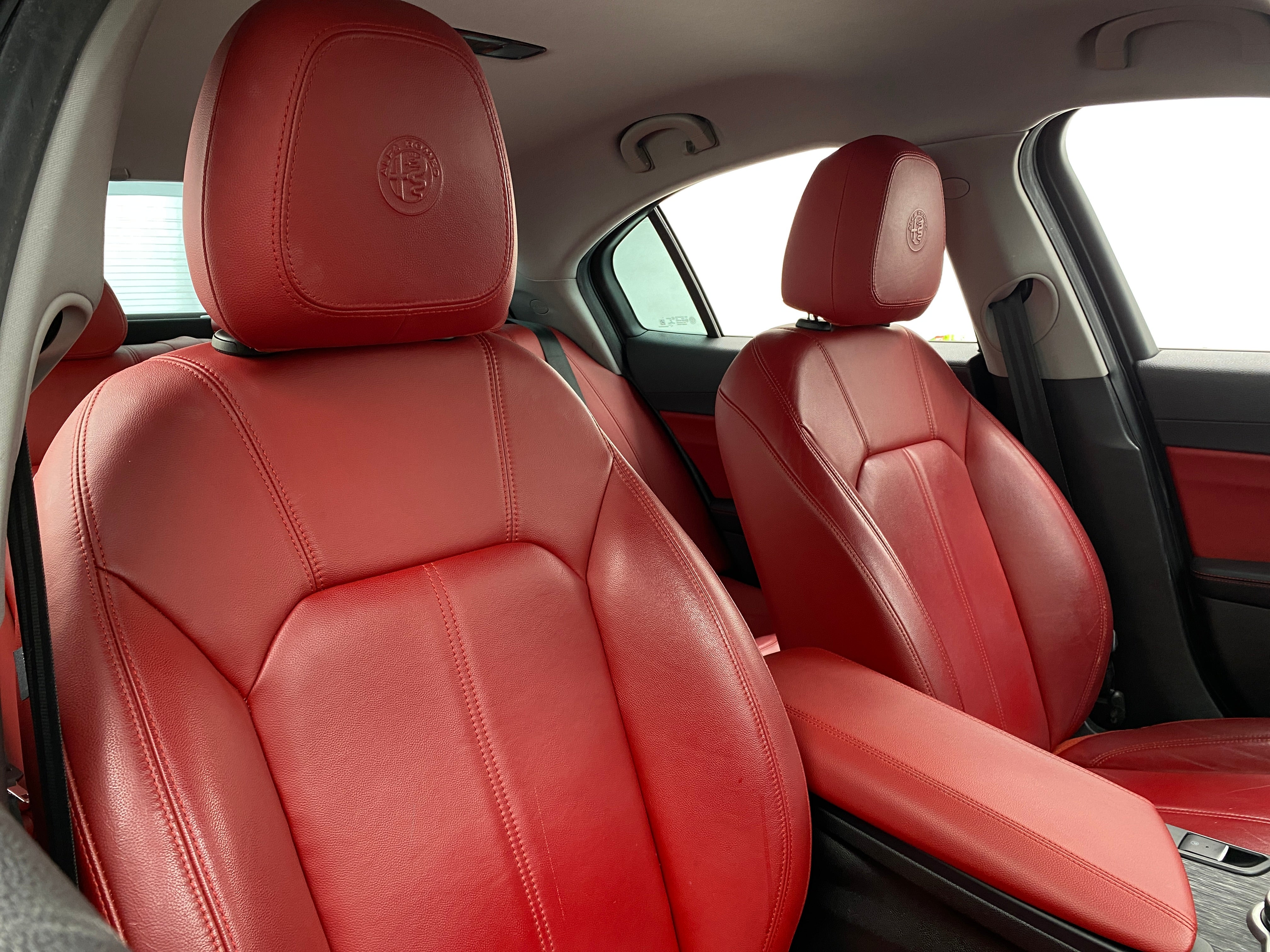 2019 Alfa Romeo Giulia Base 2