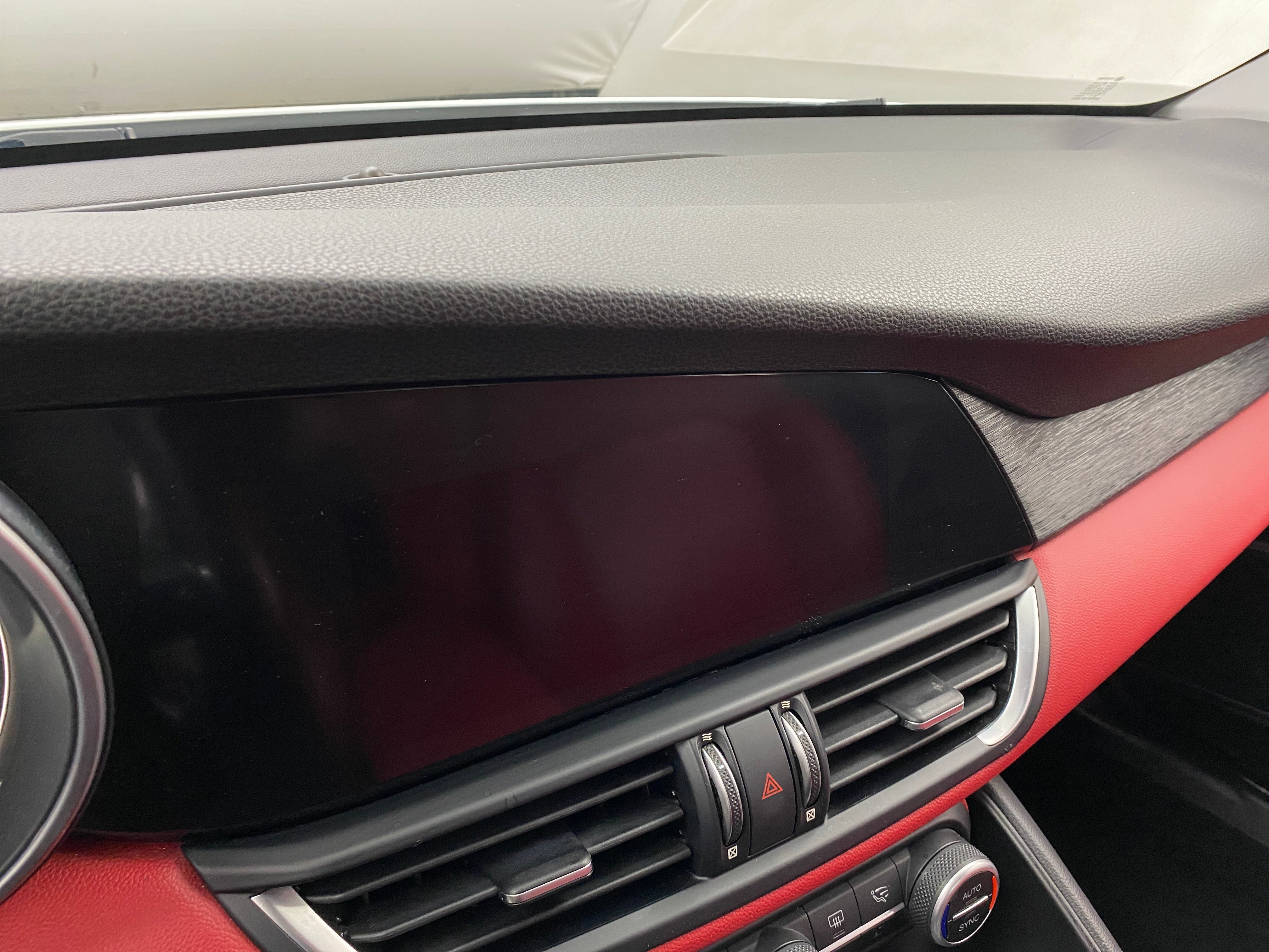 2019 Alfa Romeo Giulia Base 4