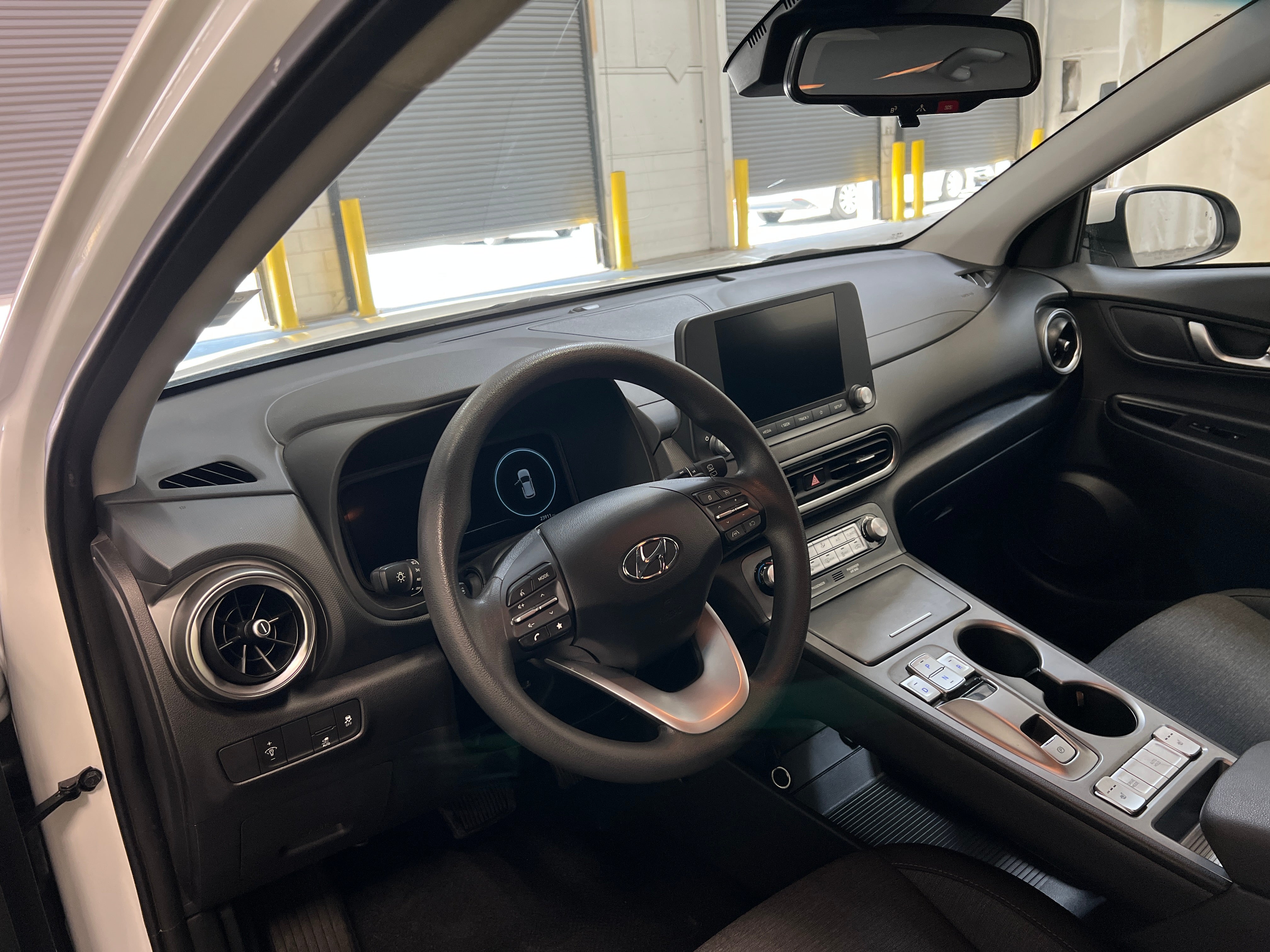 2023 Hyundai Kona SE 3
